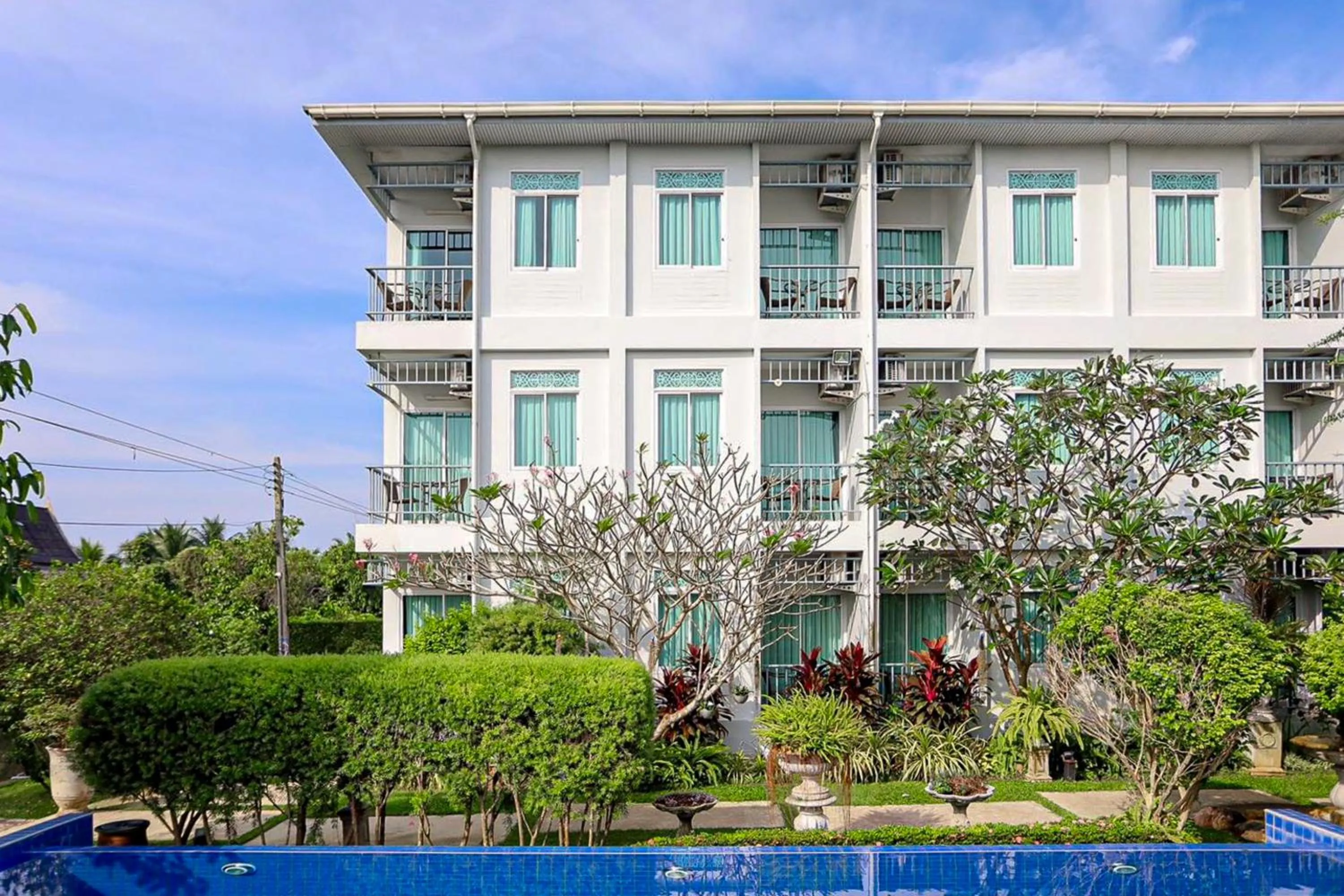 Property building in Villa Amphawa