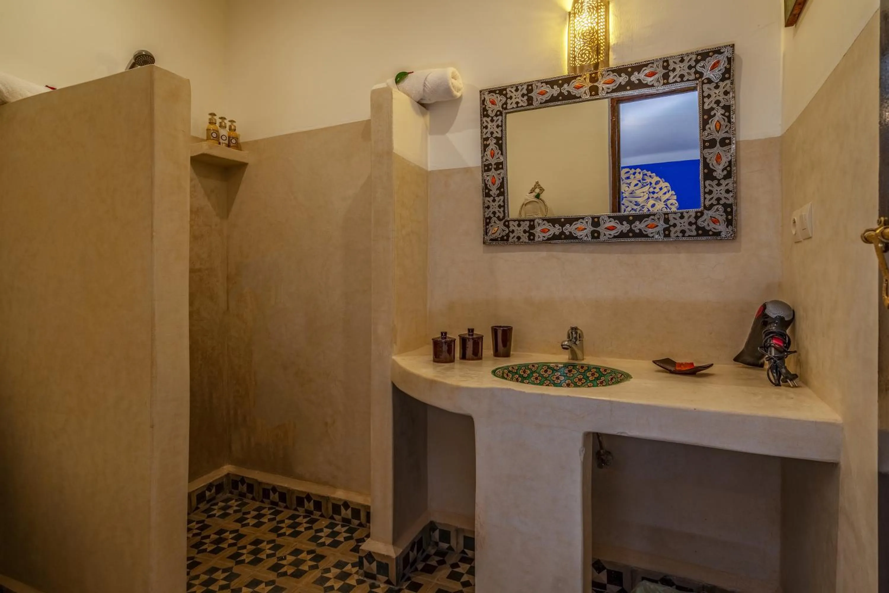 Toilet in Riad Safran et Cannelle & Spa