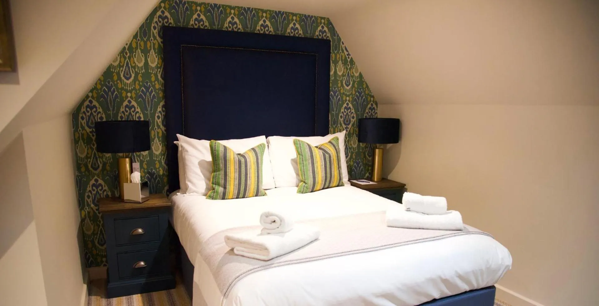 Bed in Great Hallingbury Manor & Lodges London Stansted