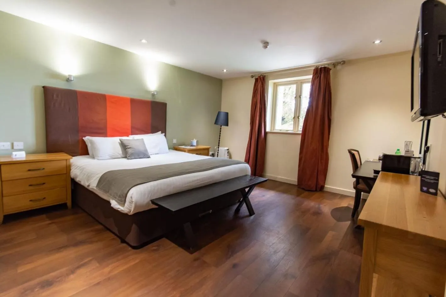 Photo of the whole room, Bed in Great Hallingbury Manor & Lodges London Stansted