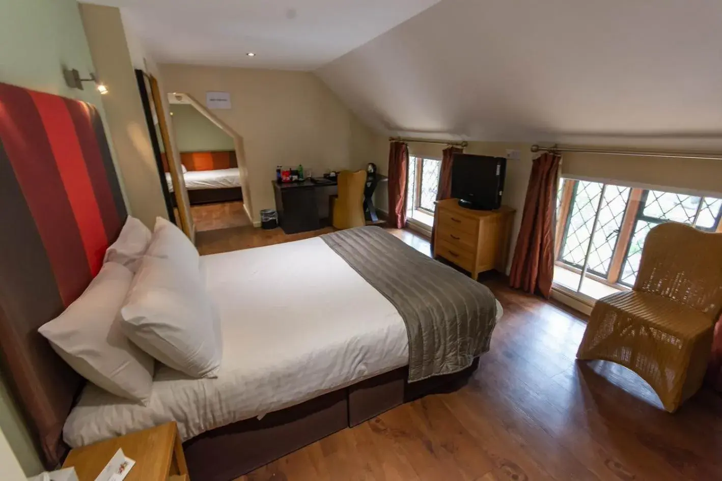 Large Family Room in Great Hallingbury Manor & Lodges London Stansted Large Family Room in Great Hallingbury Manor & Lodges London Stansted