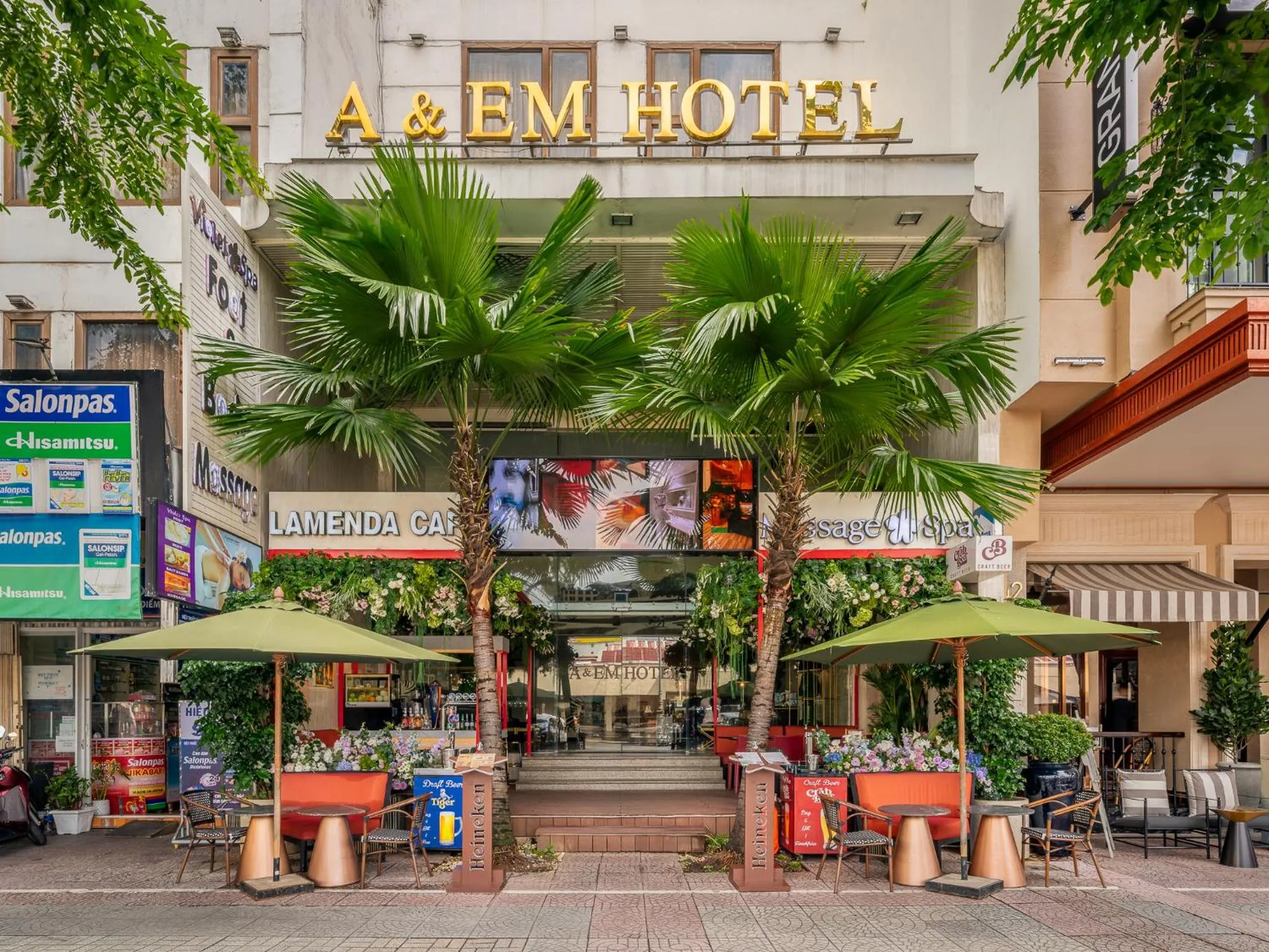 Lounge or bar in A&EM Phan Boi Chau