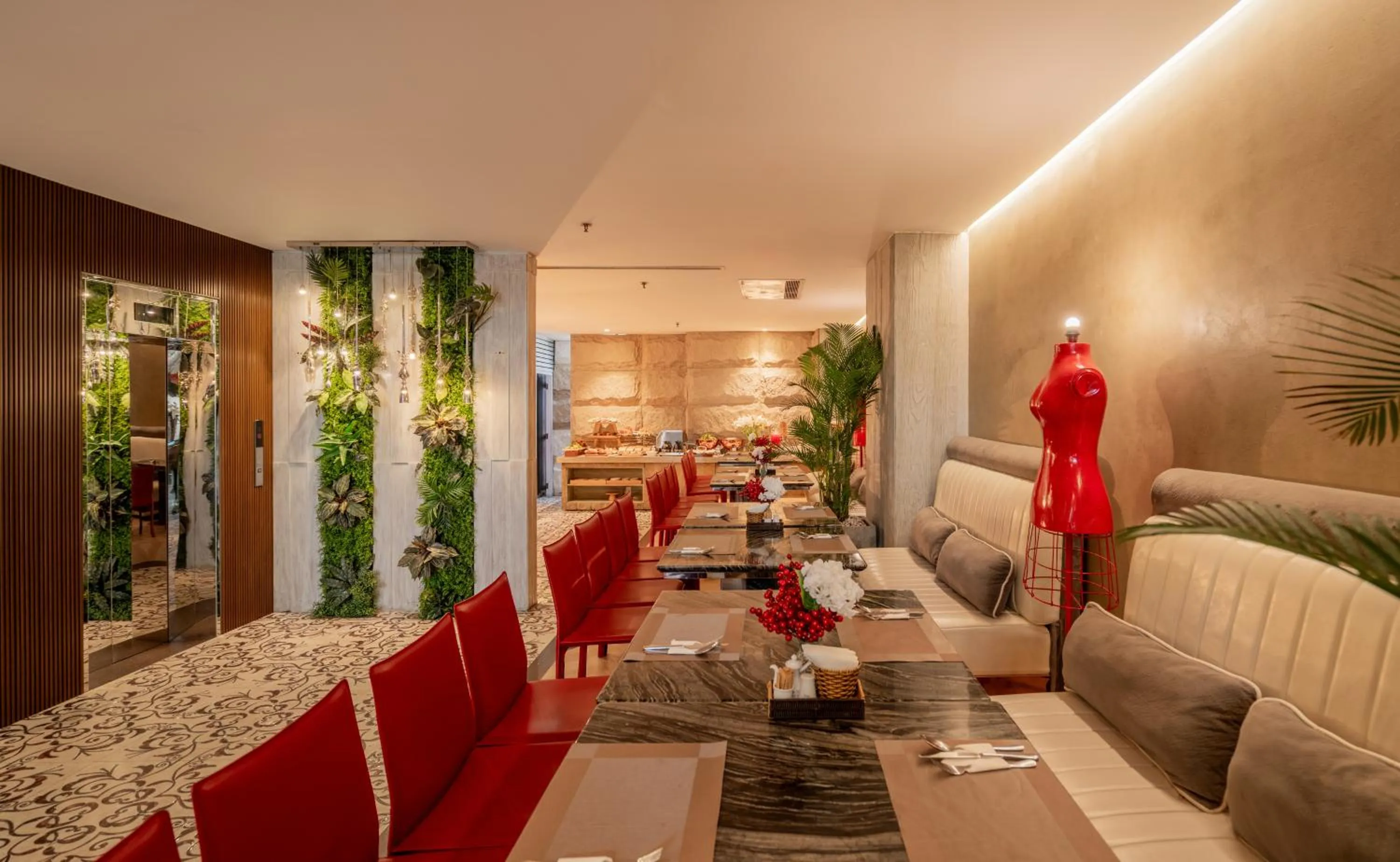 Restaurant/places to eat in A&EM Phan Boi Chau