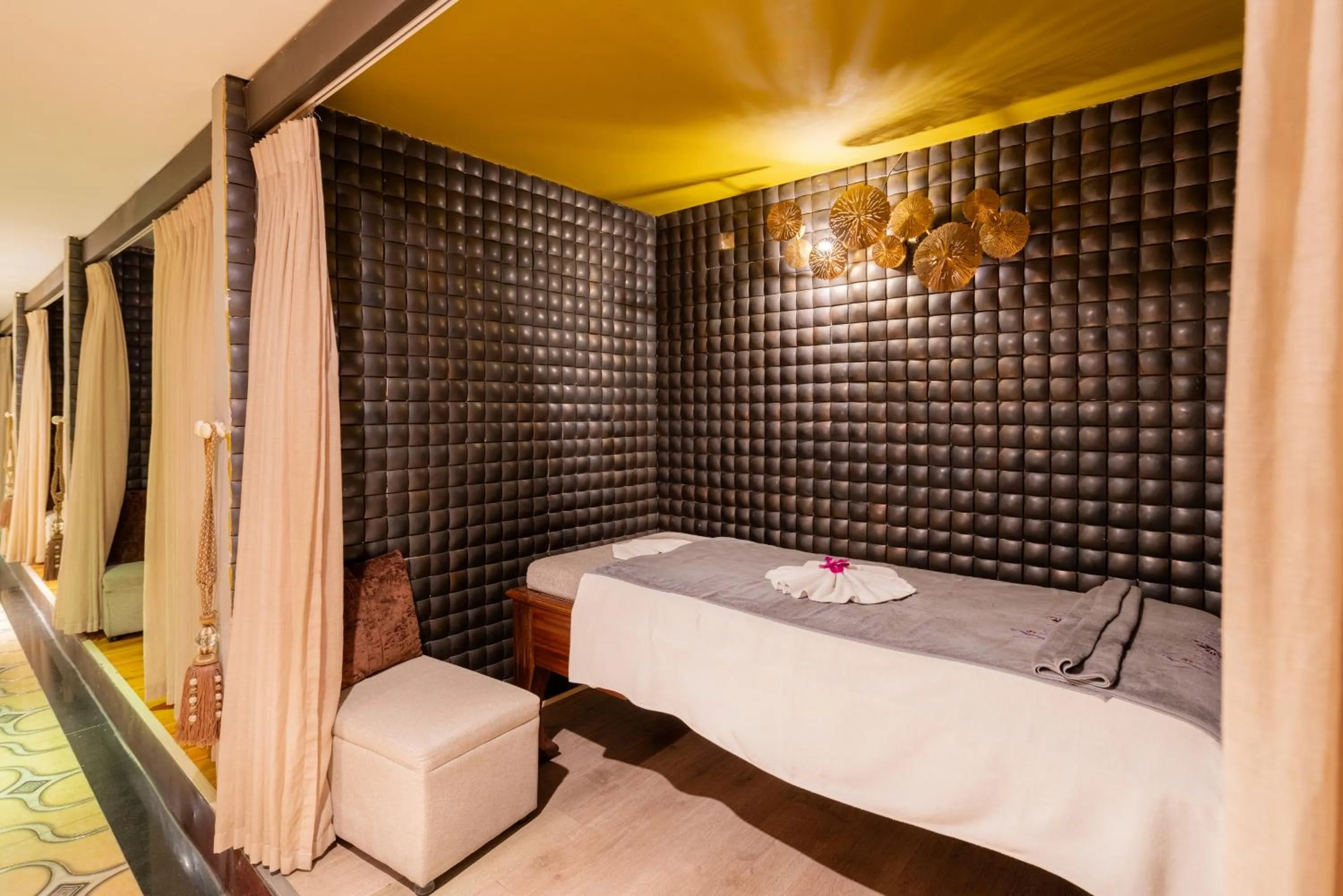 Massage, Bed in A&EM Phan Boi Chau