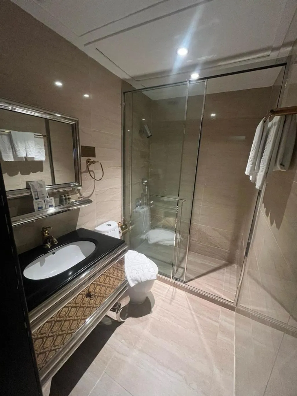 Bathroom in A&EM Ben Thanh Hotel