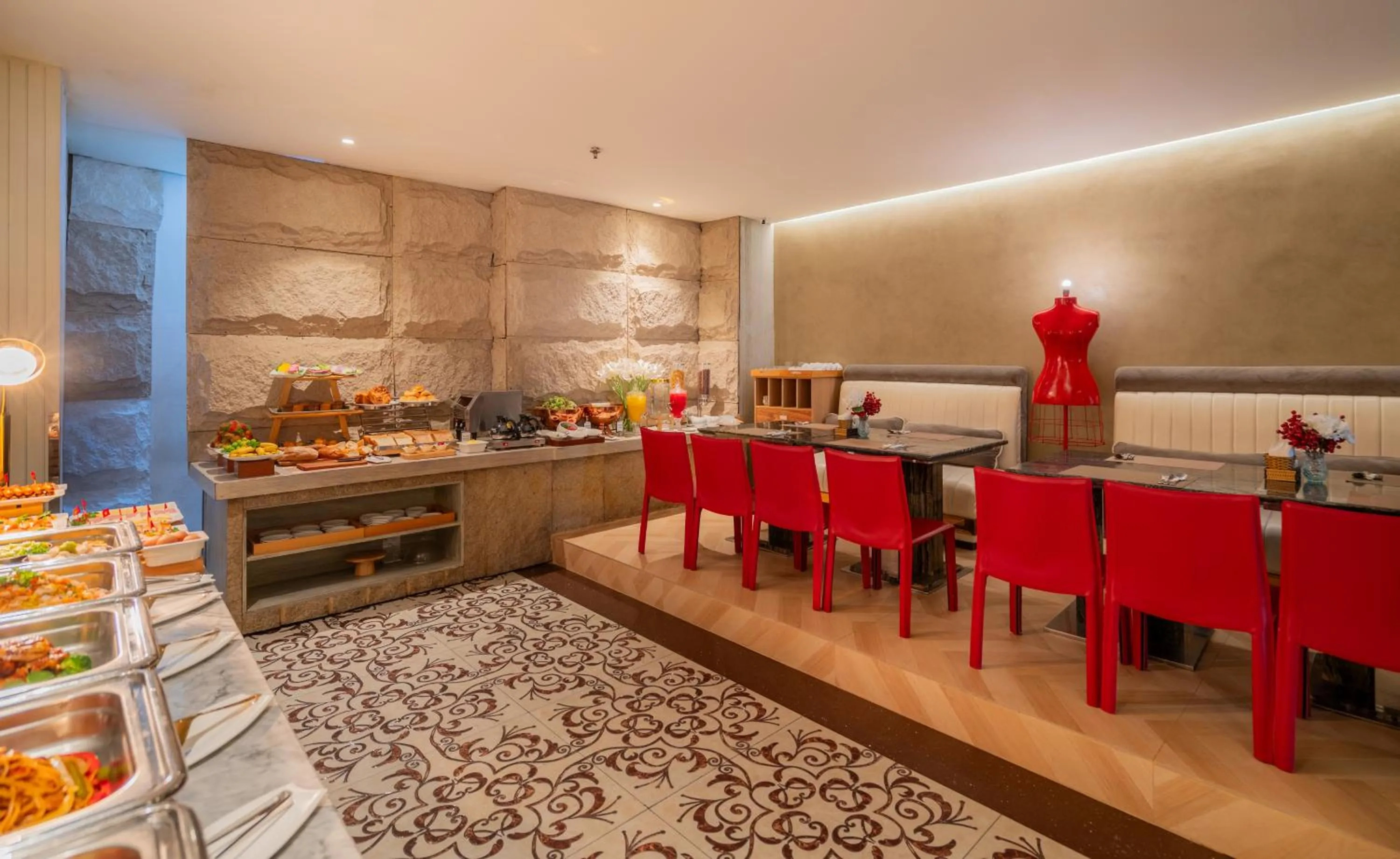 Restaurant/places to eat in A&EM Phan Boi Chau