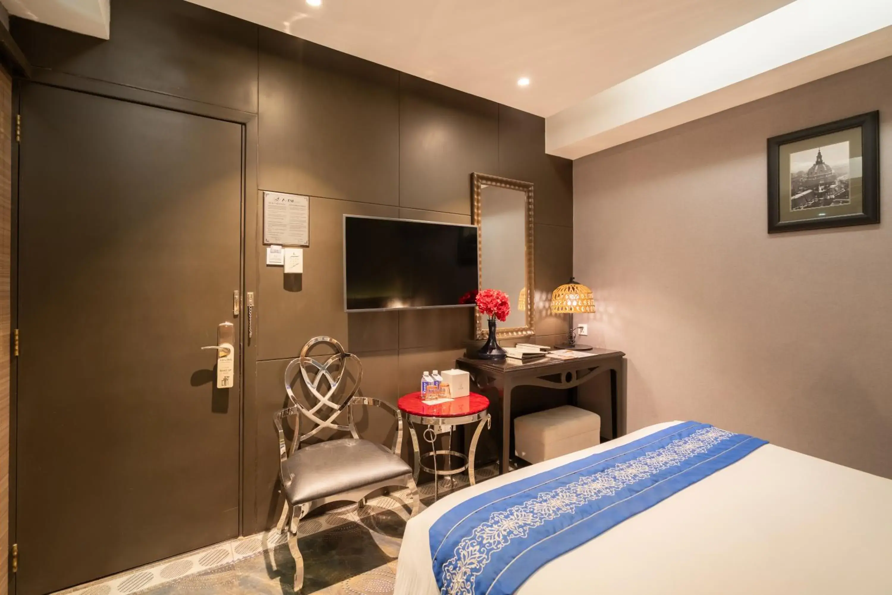 TV and multimedia, Bed in A&EM Phan Boi Chau TV and multimedia, Bed in A&EM Phan Boi Chau