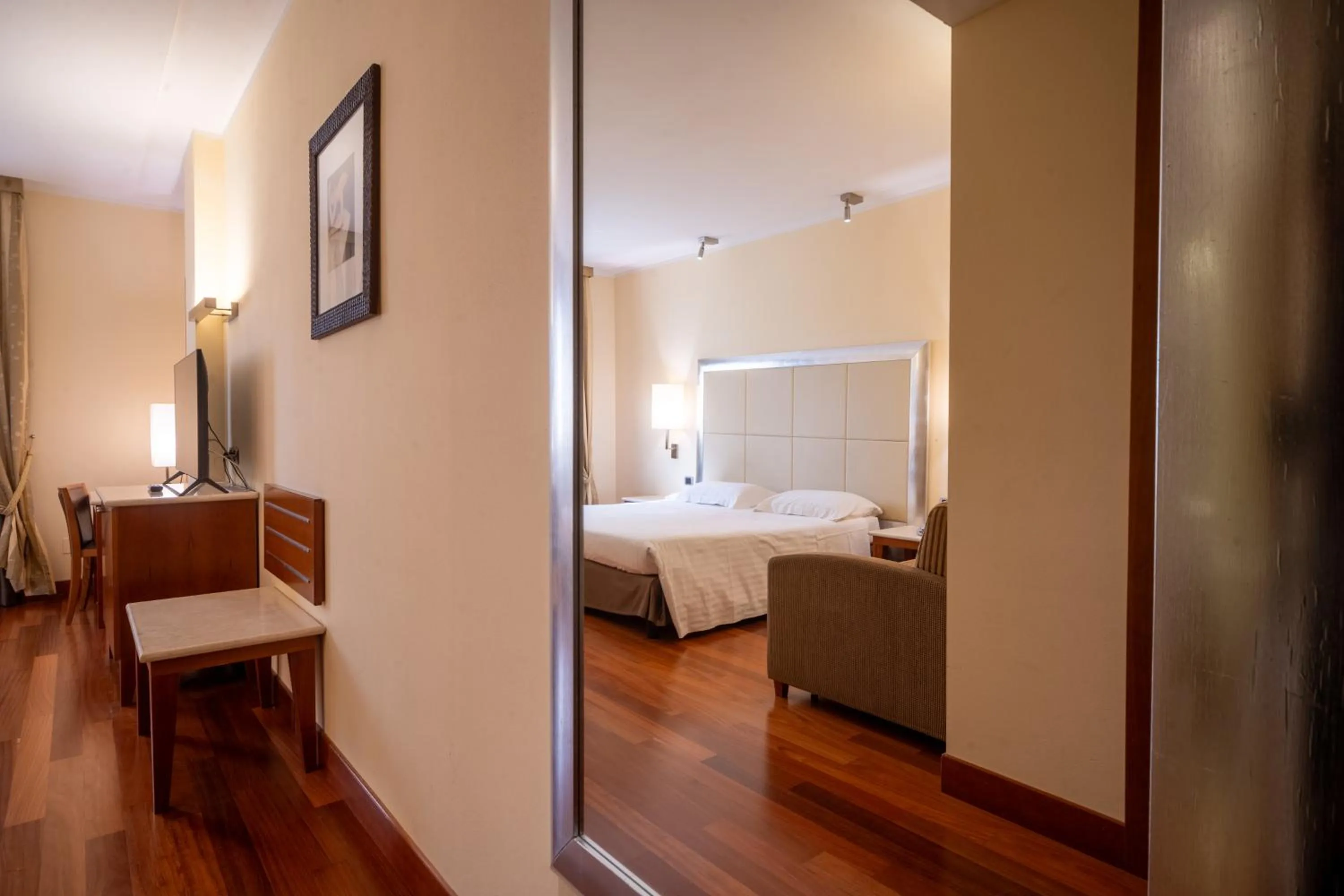 Bed in Hotel Airone - Ombrellone incluso al bagno Dolce Vita a Marina dal 1 giugno al 28 settembre