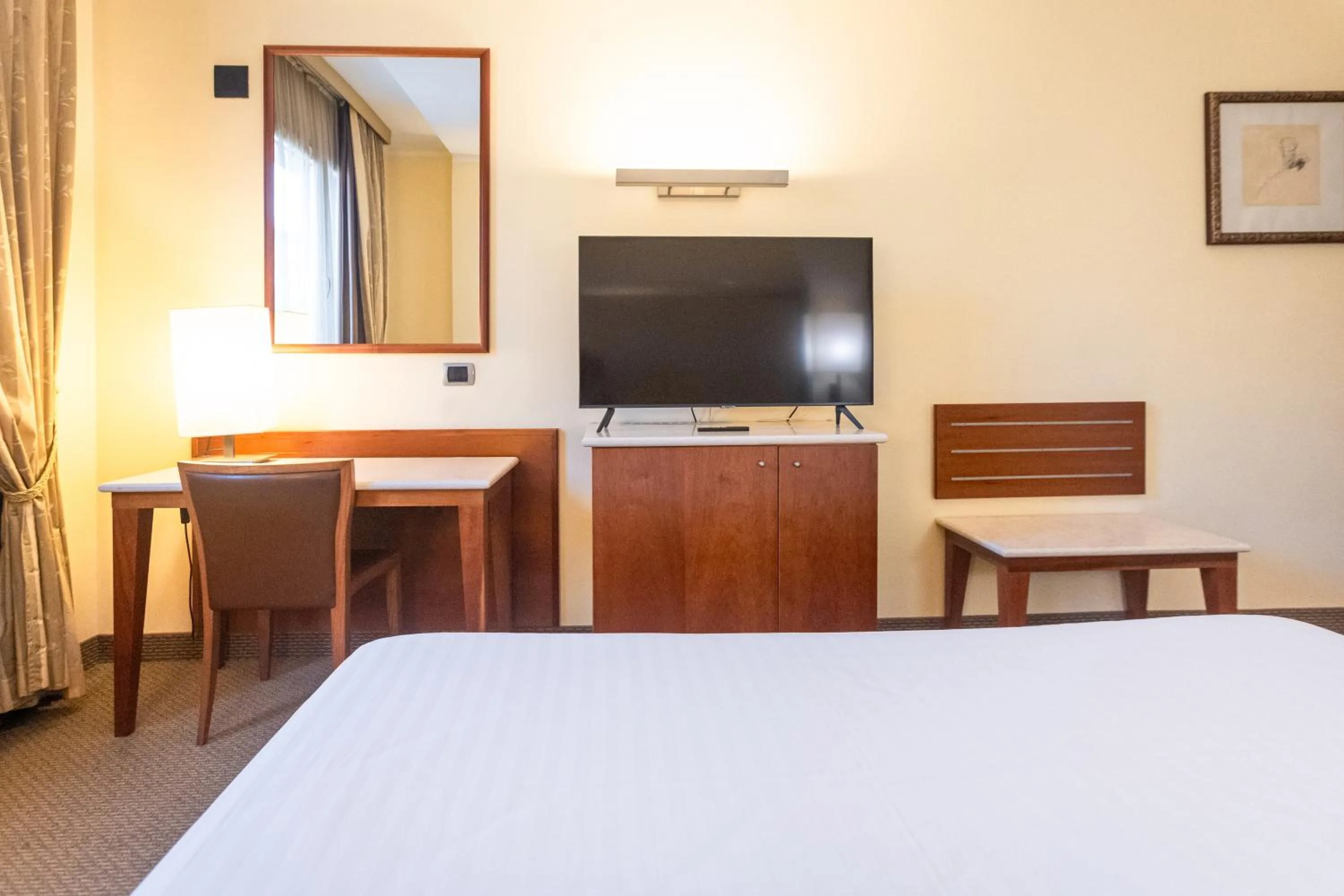 Bed in Hotel Airone - Ombrellone incluso al bagno Dolce Vita a Marina dal 1 giugno al 28 settembre