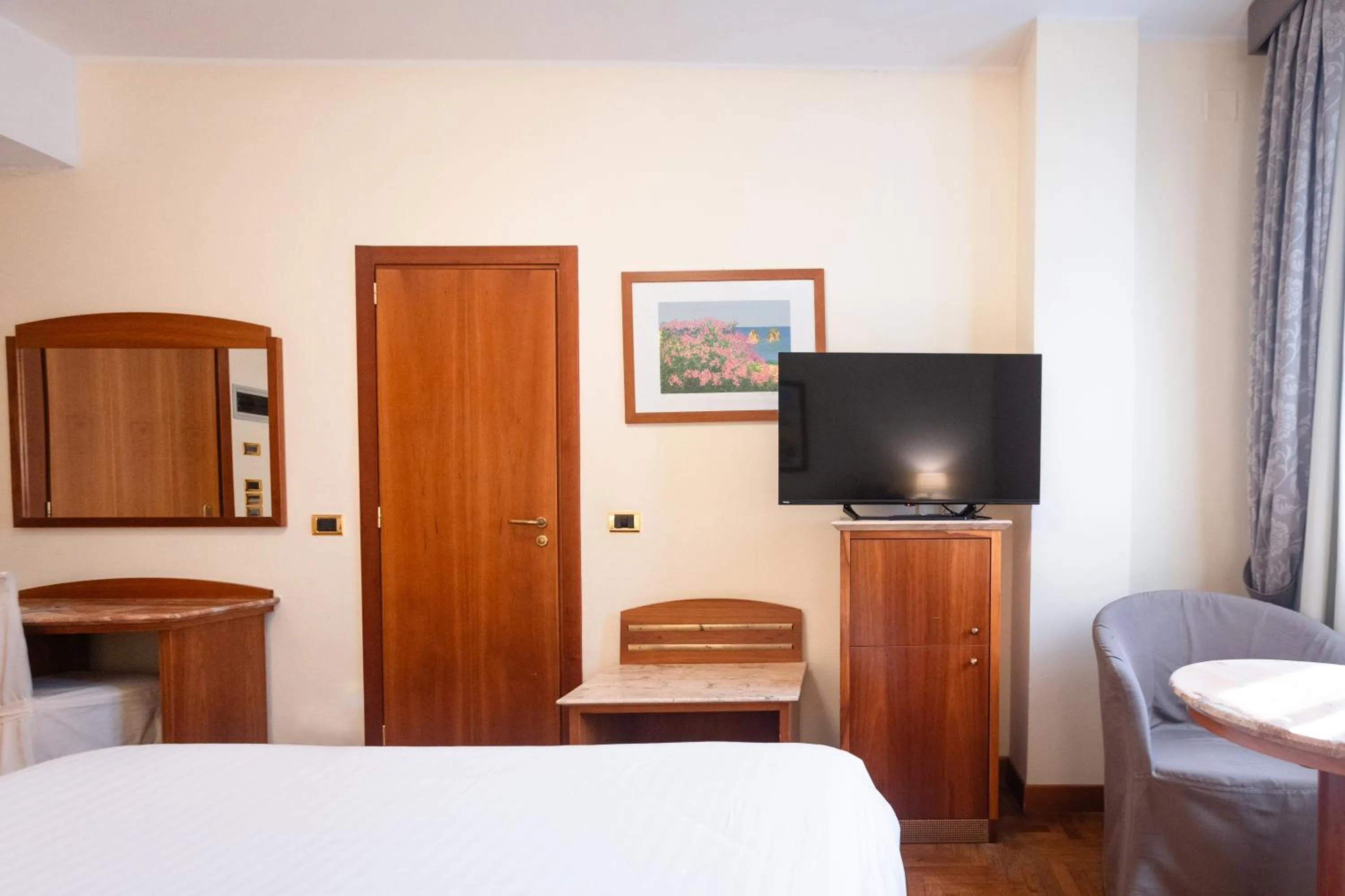 Bed in Hotel Airone - Ombrellone incluso al bagno Dolce Vita a Marina dal 1 giugno al 28 settembre