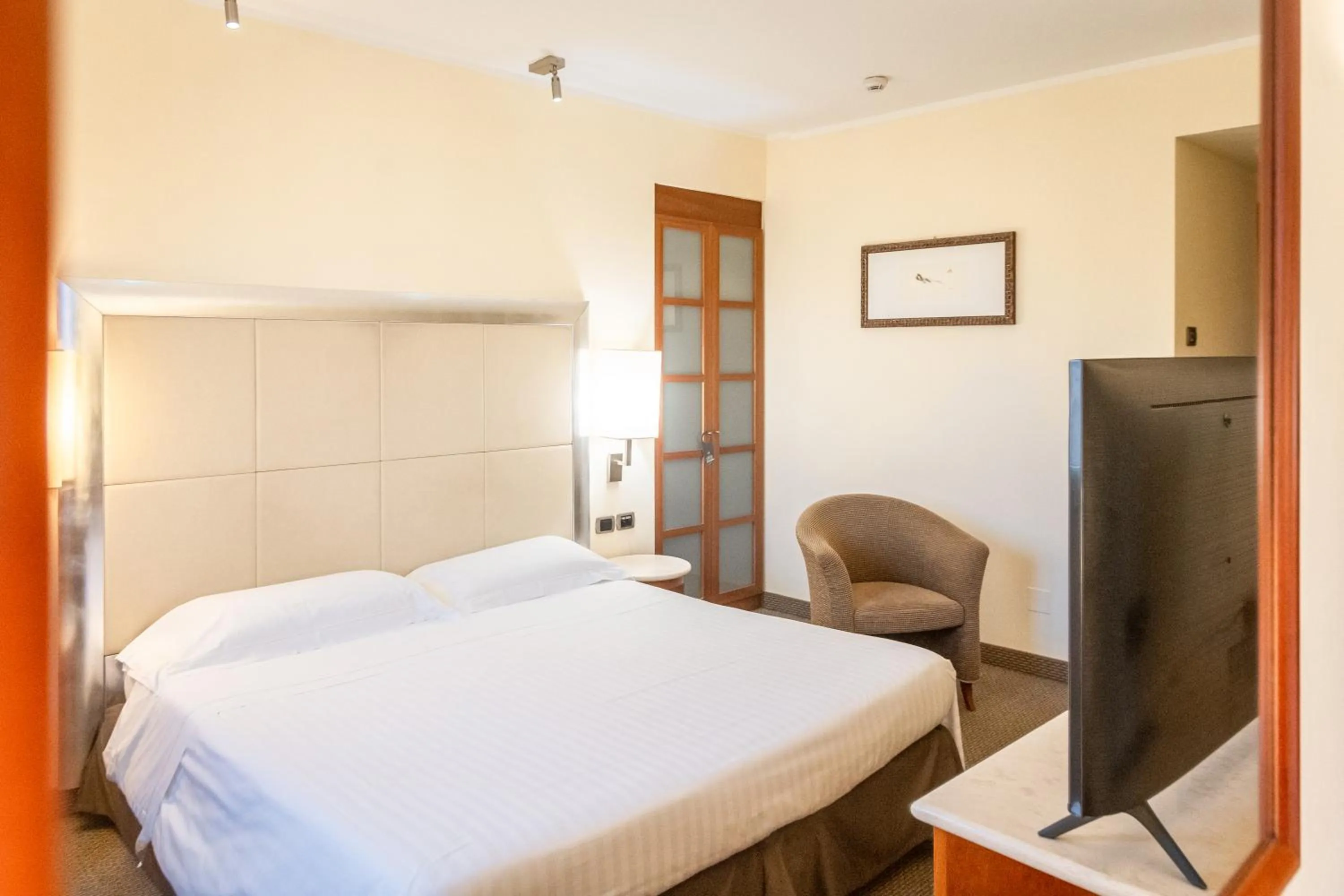 Bed in Hotel Airone - Ombrellone incluso al bagno Dolce Vita a Marina dal 1 giugno al 28 settembre