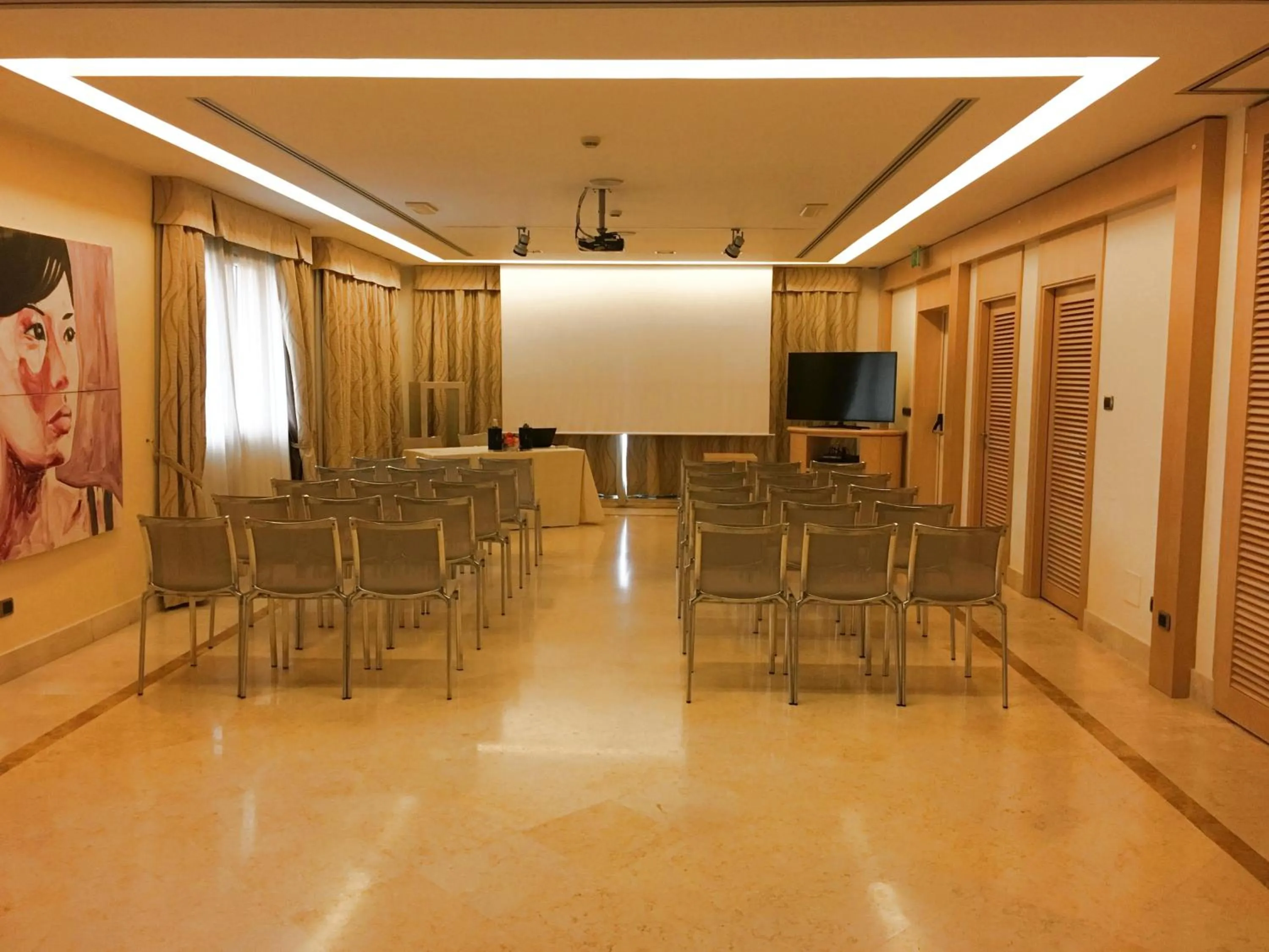 Business facilities in Hotel Airone - Ombrellone incluso al bagno Dolce Vita a Marina dal 1 giugno al 28 settembre