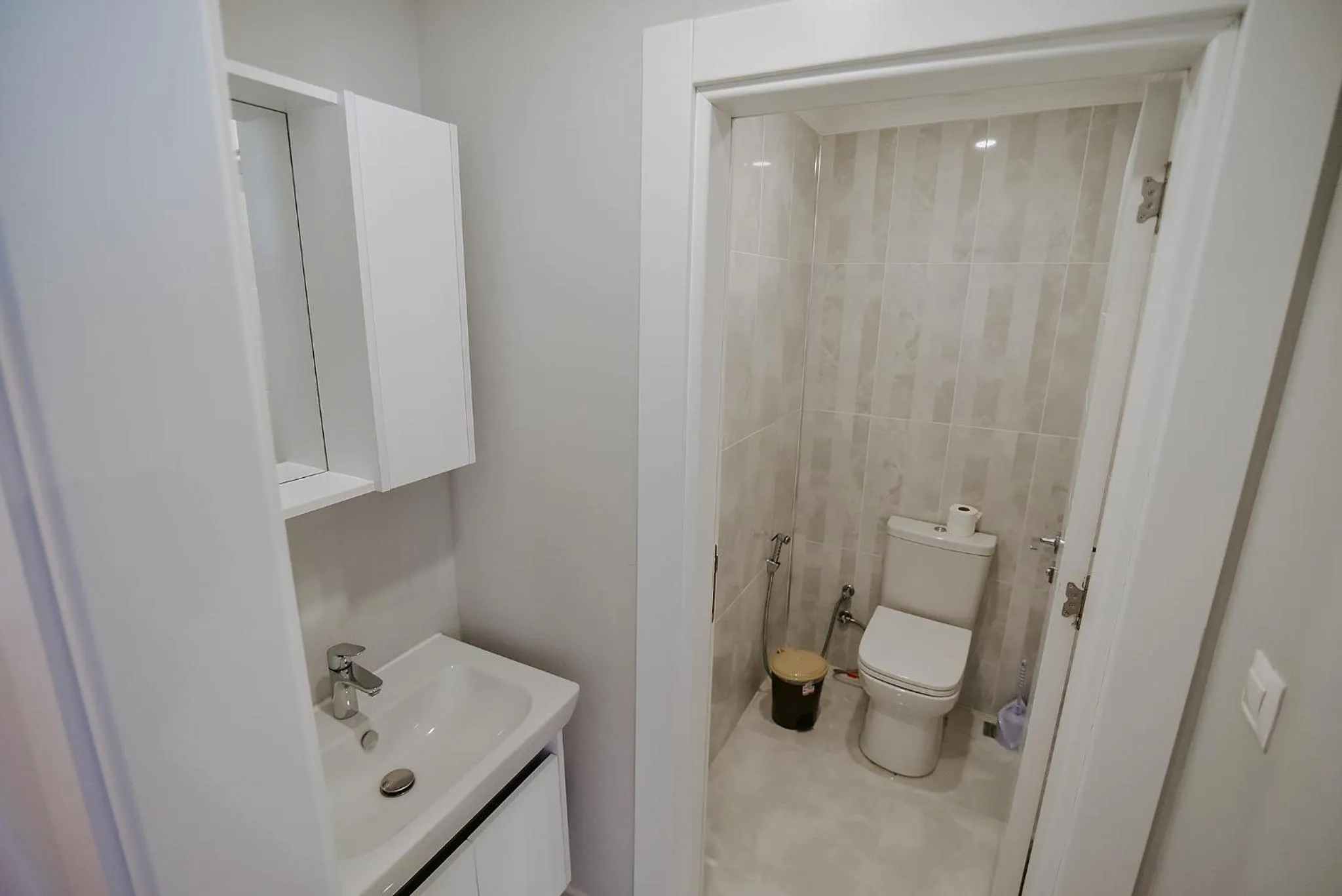 Shower in Royal Comfort Hotel