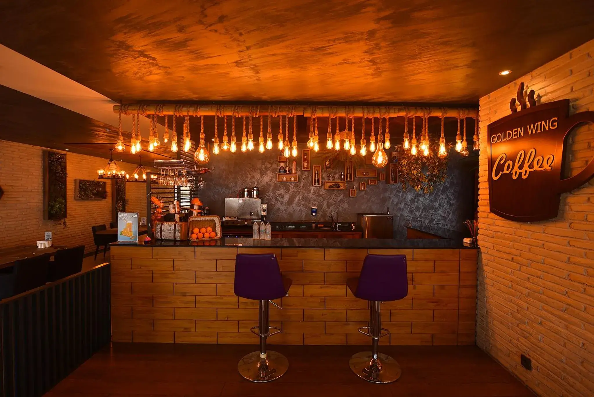 Lounge or bar in Royal Comfort Hotel Lounge or bar in Royal Comfort Hotel