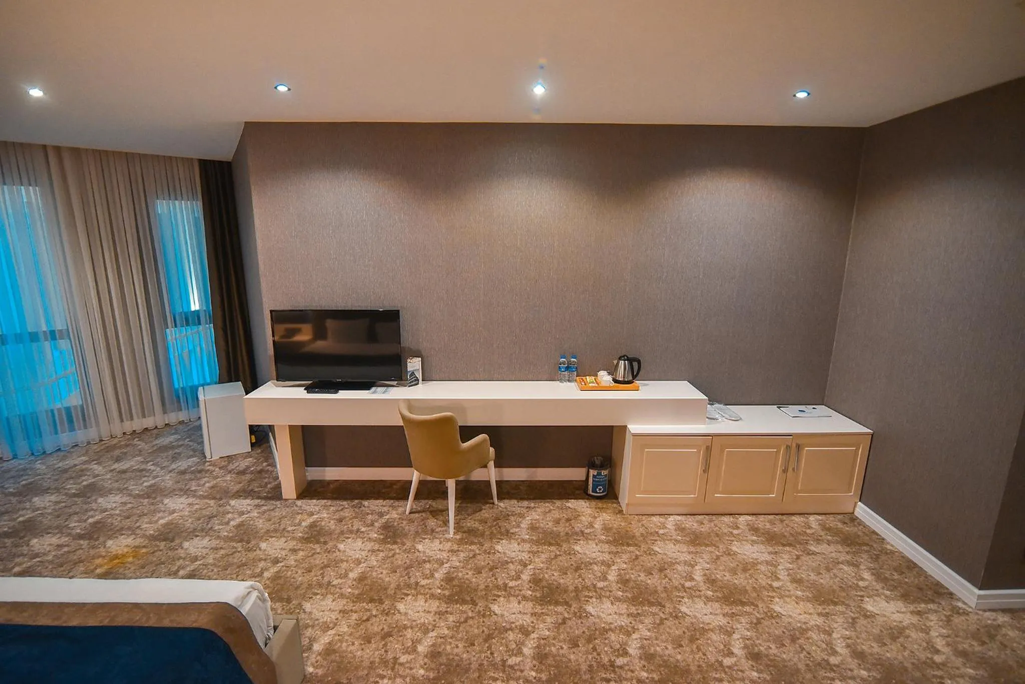 TV and multimedia in Royal Comfort Hotel