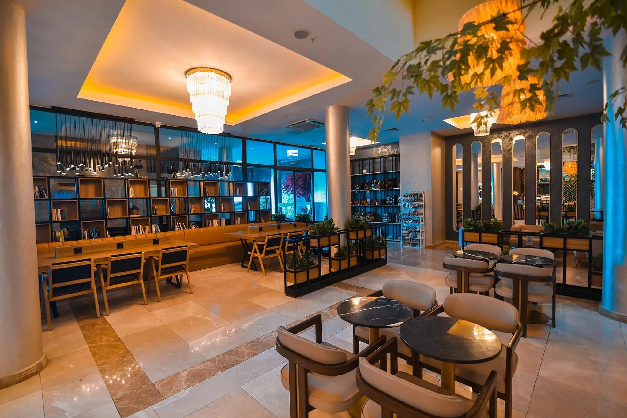 Living room in Royal Comfort Hotel