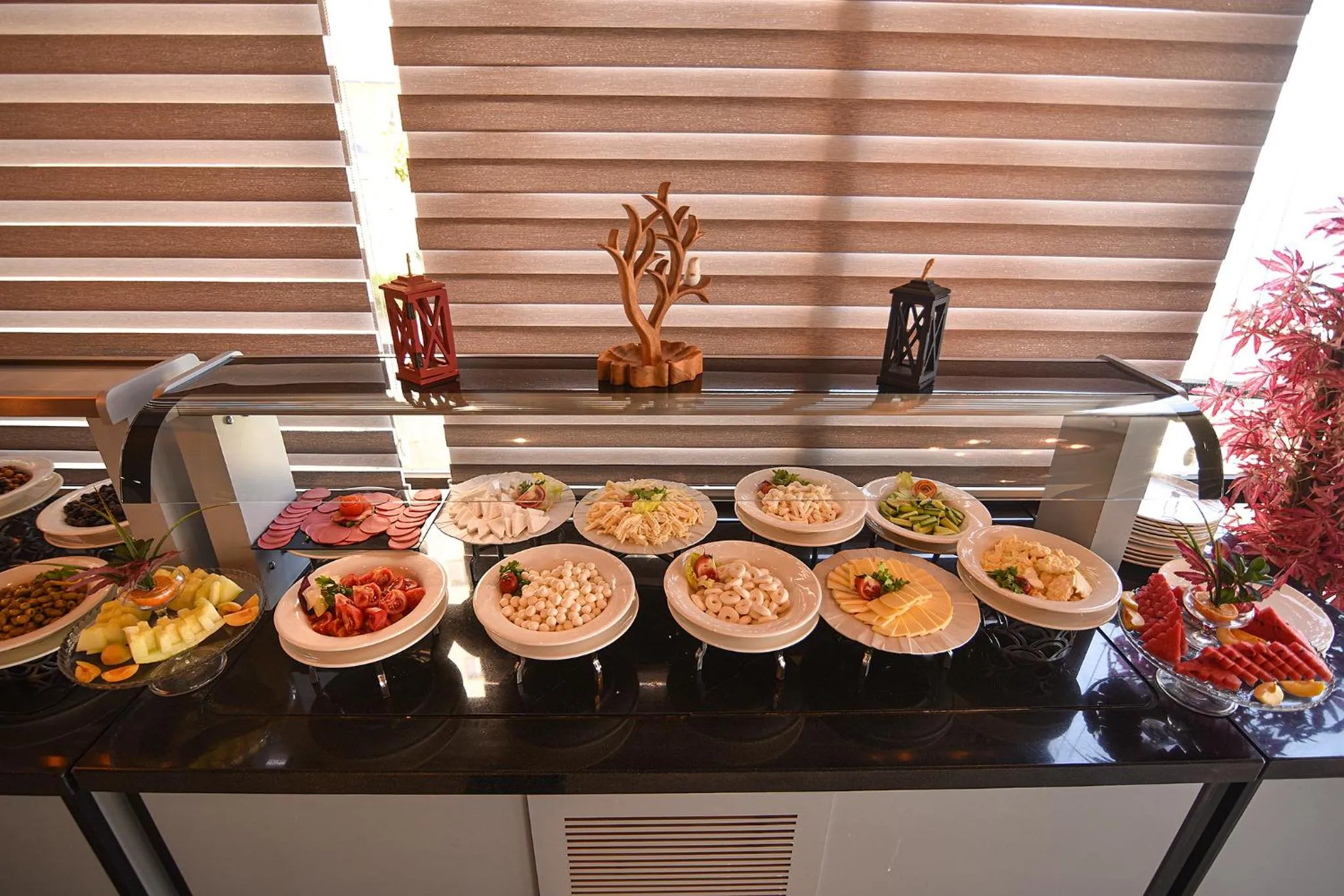 Continental breakfast in Royal Comfort Hotel