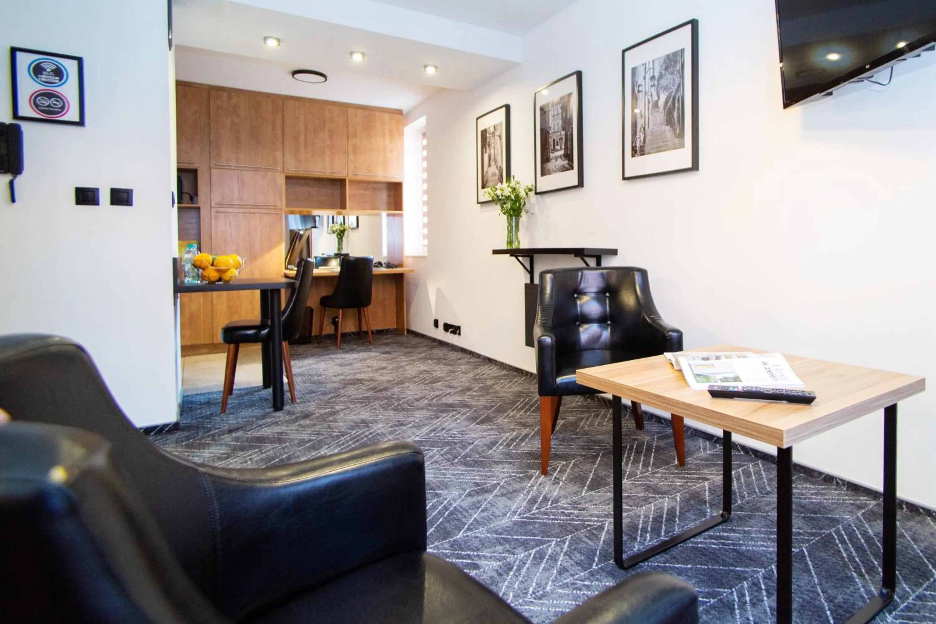 Kitchen or kitchenette in Warsaw Apartments - Apartamenty Sadyba