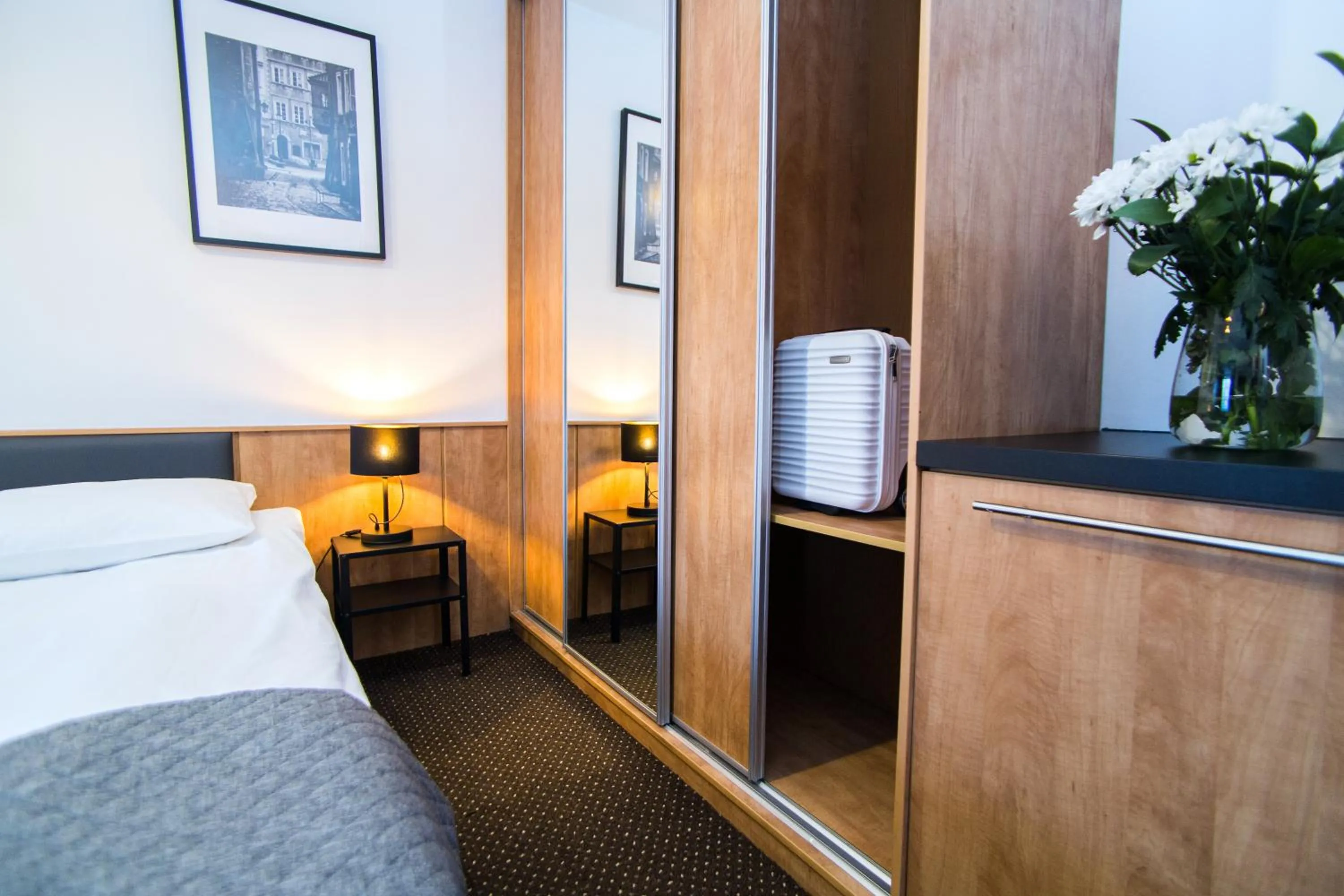 Bed in Warsaw Apartments - Apartamenty Sadyba