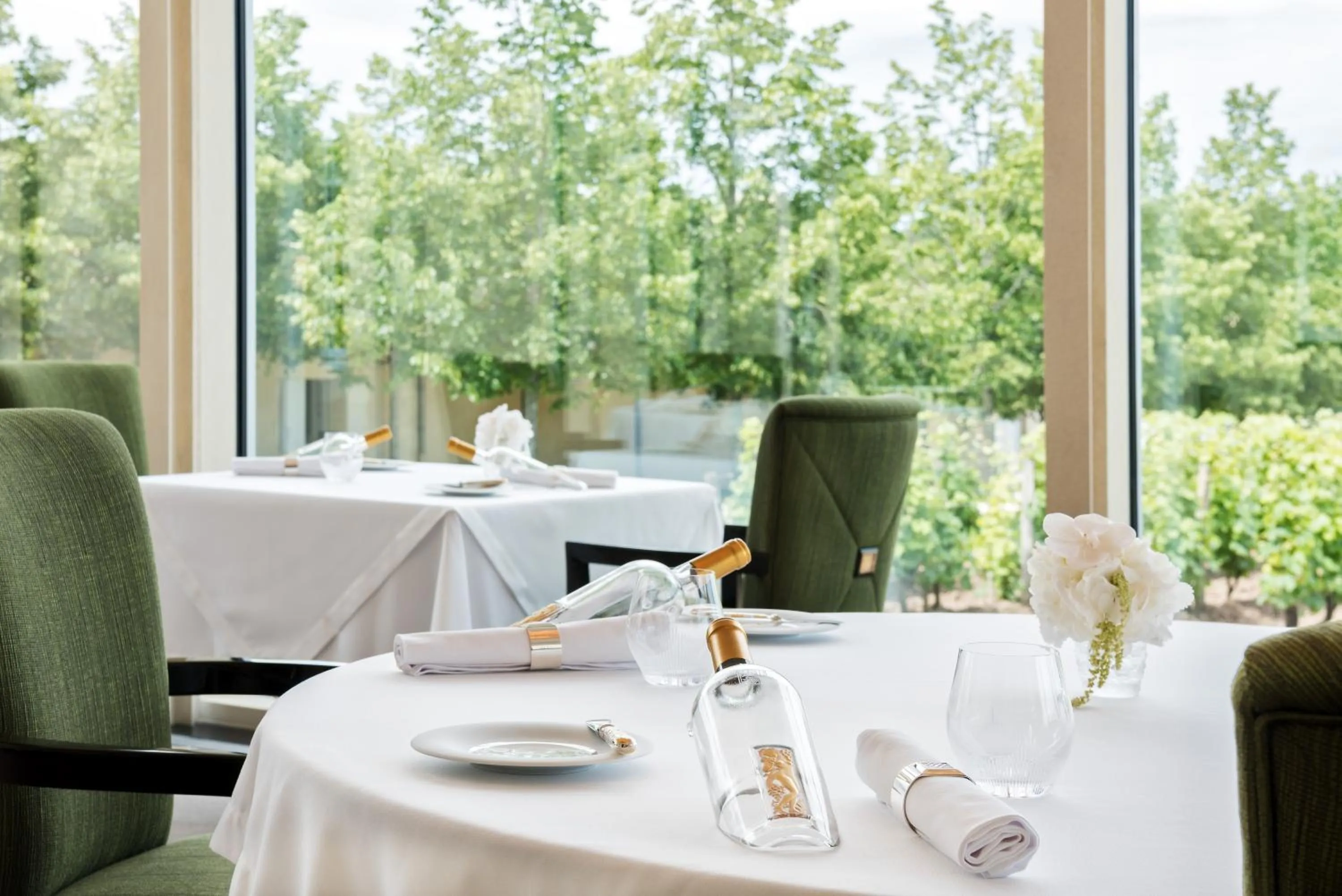 Restaurant/places to eat in Château Lafaurie-Peyraguey Hôtel & Restaurant LALIQUE