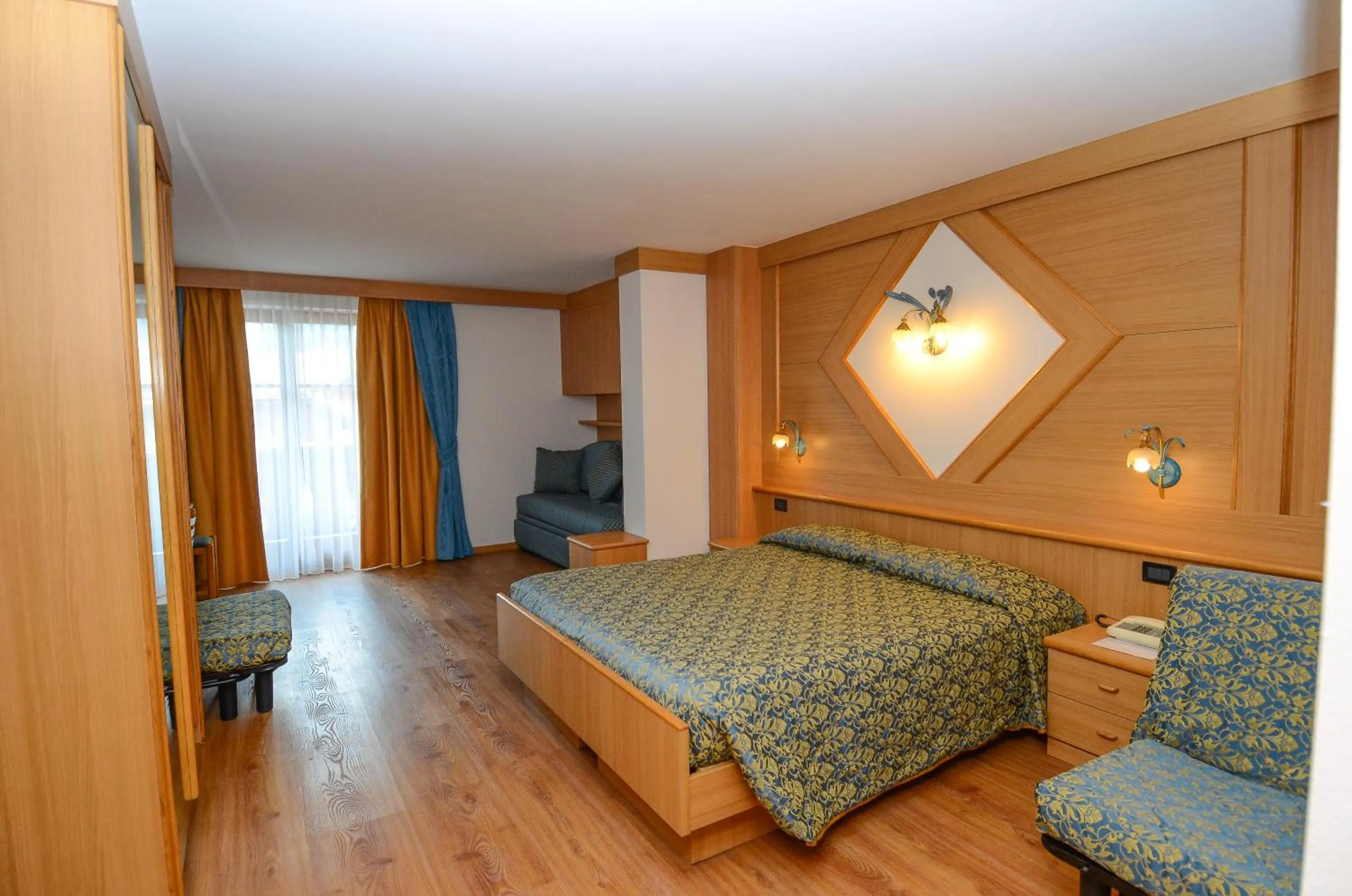 Photo of the whole room, Bed in Hotel Stella Alpina