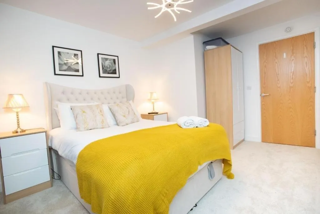Bedroom, Bed in Live in Leeds Millenium Square Apartment