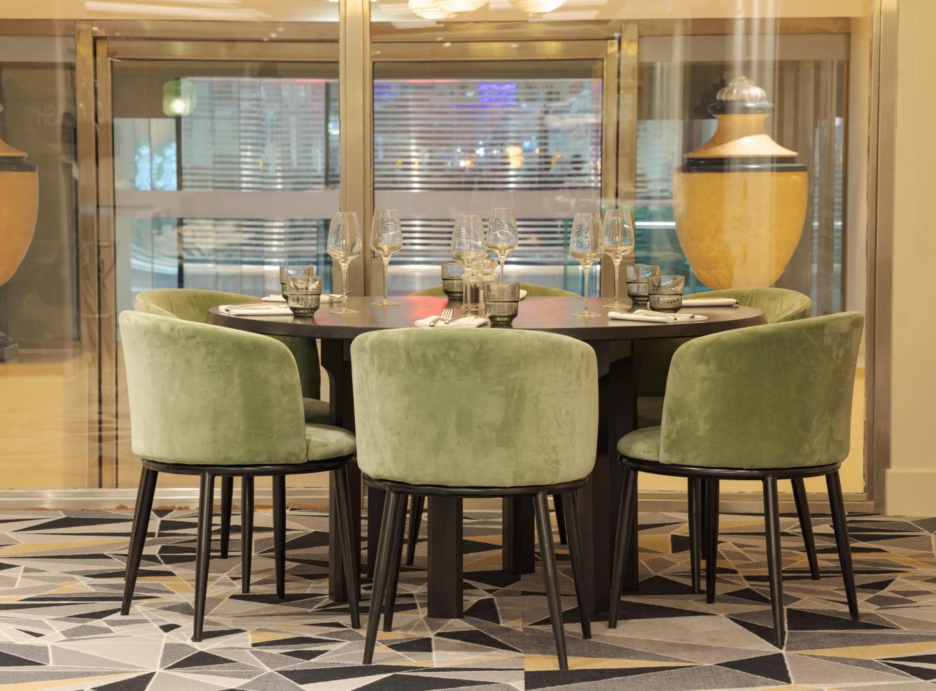 Restaurant/places to eat in Hilton London Paddington