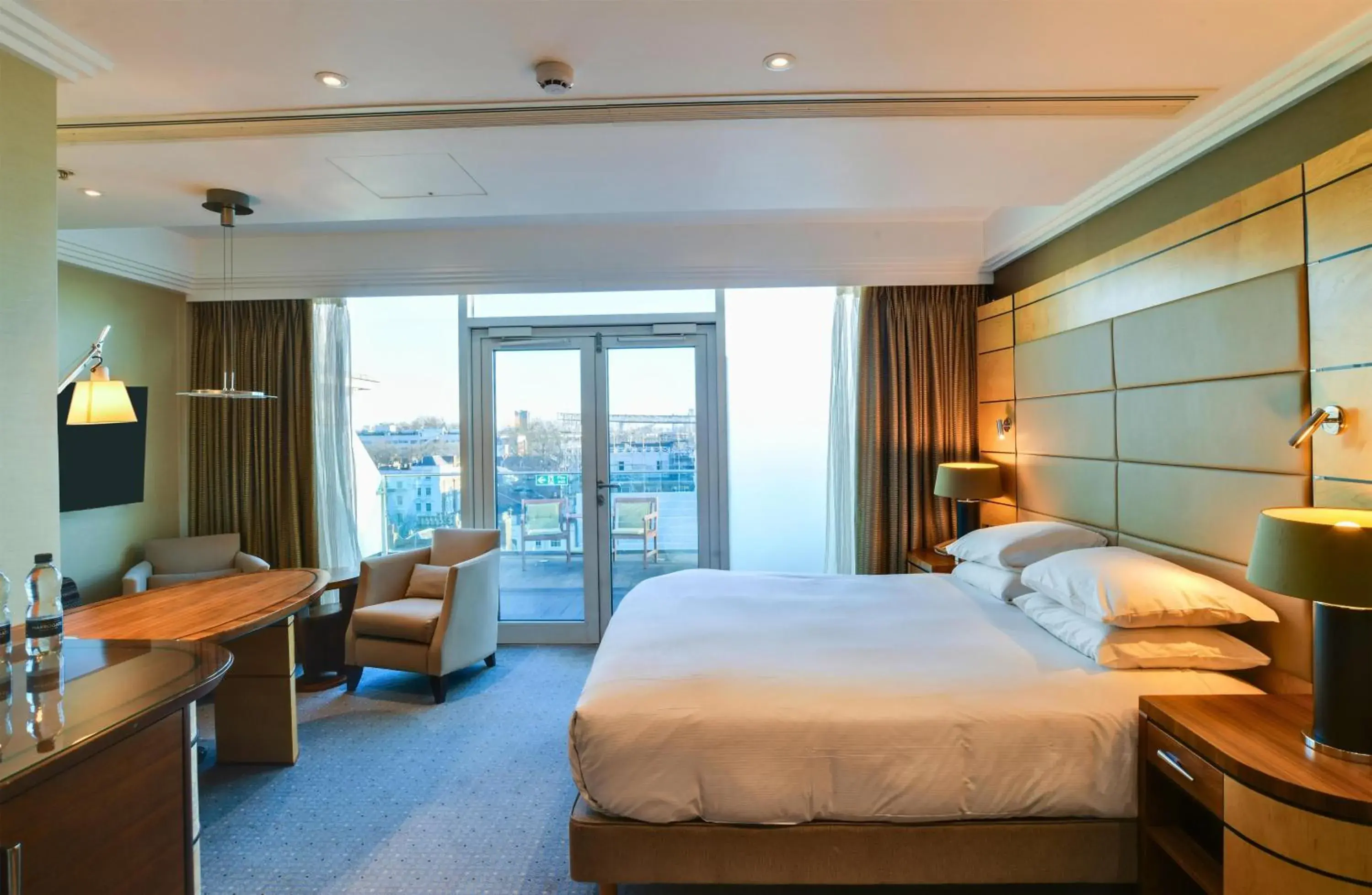 Living room, Bed in Hilton London Paddington Living room, Bed in Hilton London Paddington