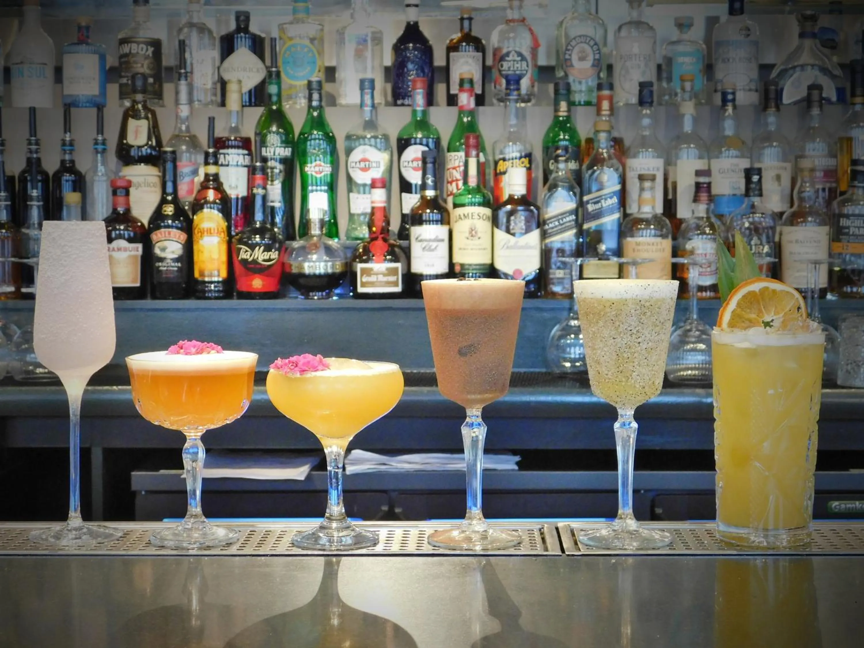 Lounge or bar in Hilton London Paddington