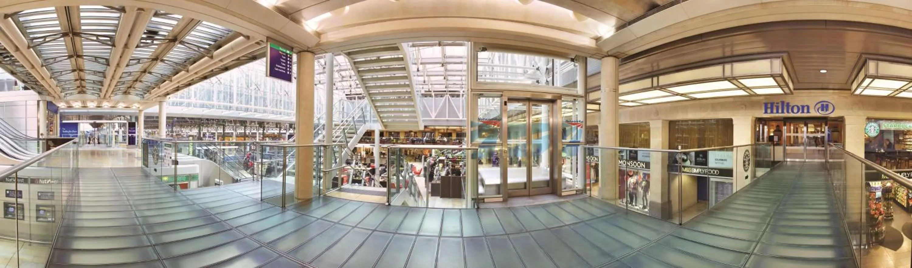 Property building in Hilton London Paddington