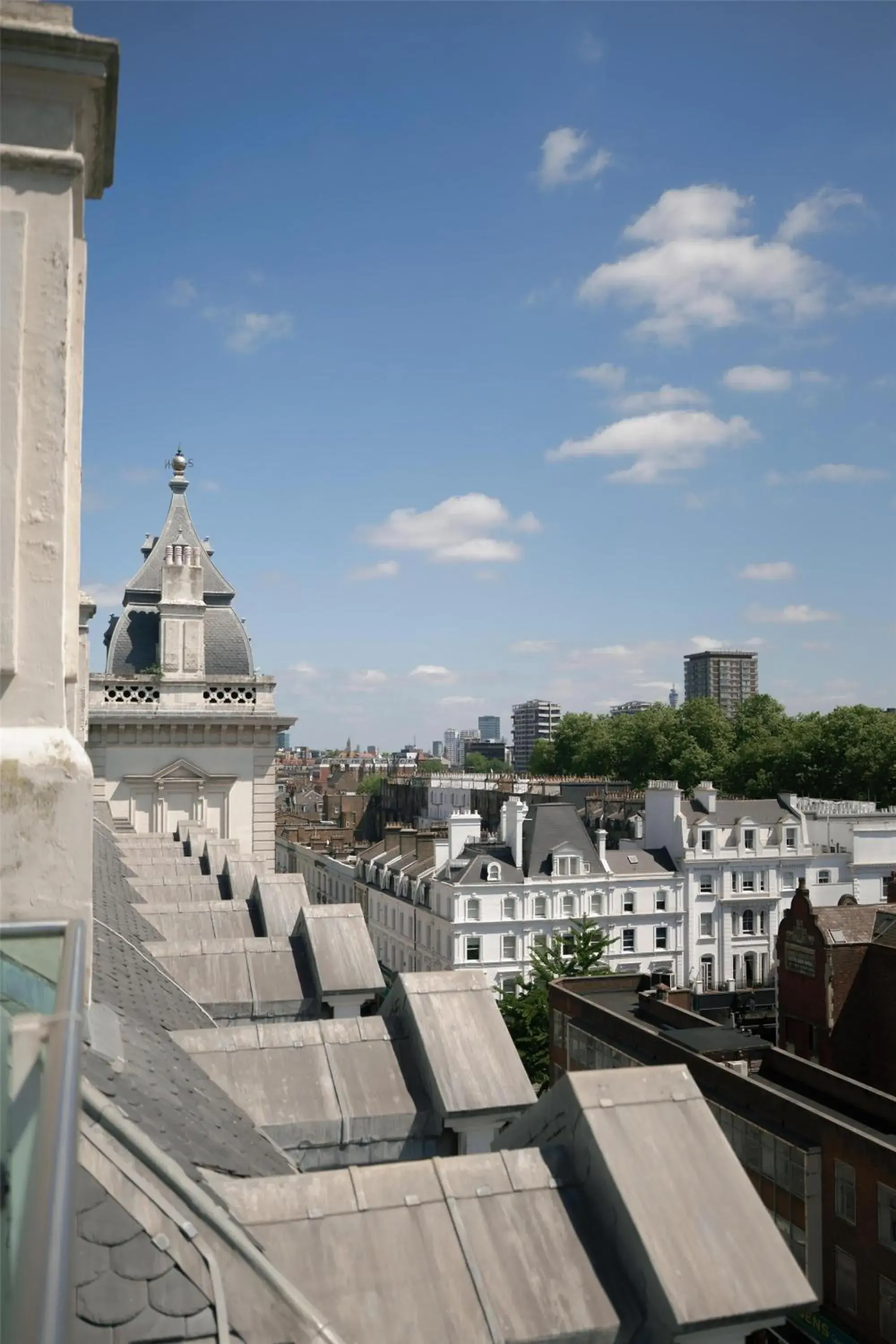 Property building in Hilton London Paddington Property building in Hilton London Paddington