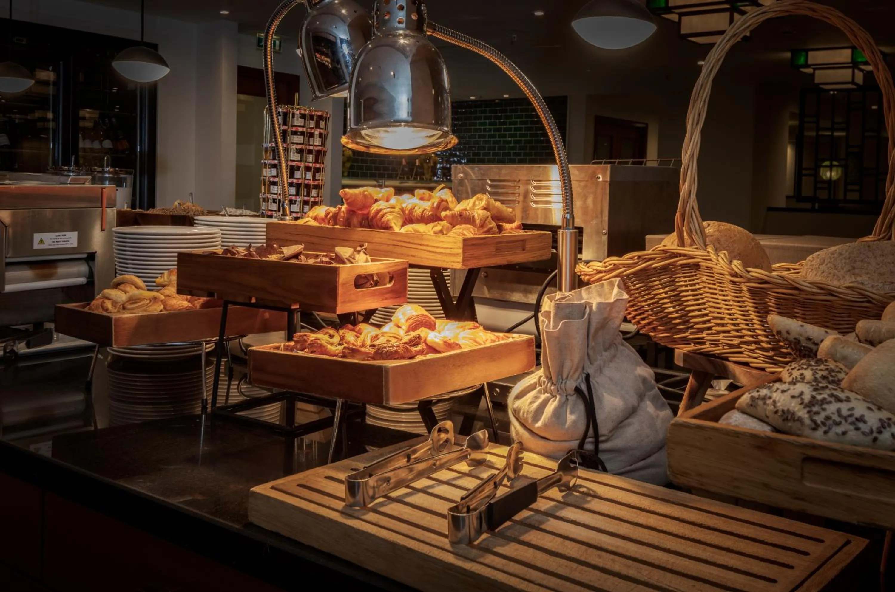 Dining area in Hilton London Paddington