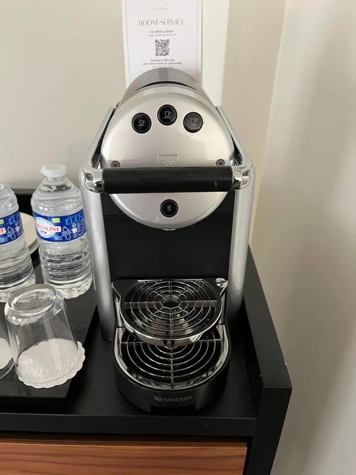 Confort Double Room in Le Grand Hôtel de Normandie Confort Double Room in Le Grand Hôtel de Normandie