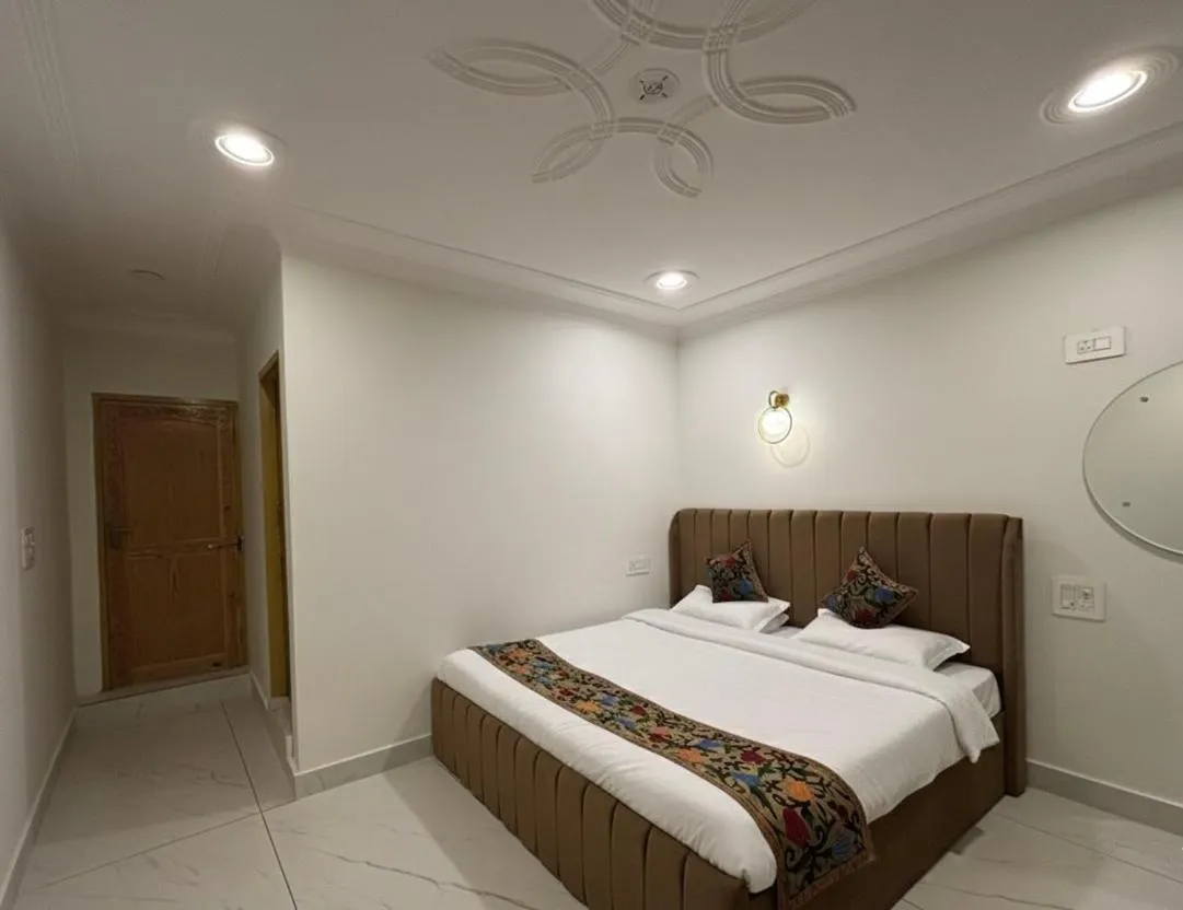 Bed in Hotel Crescent