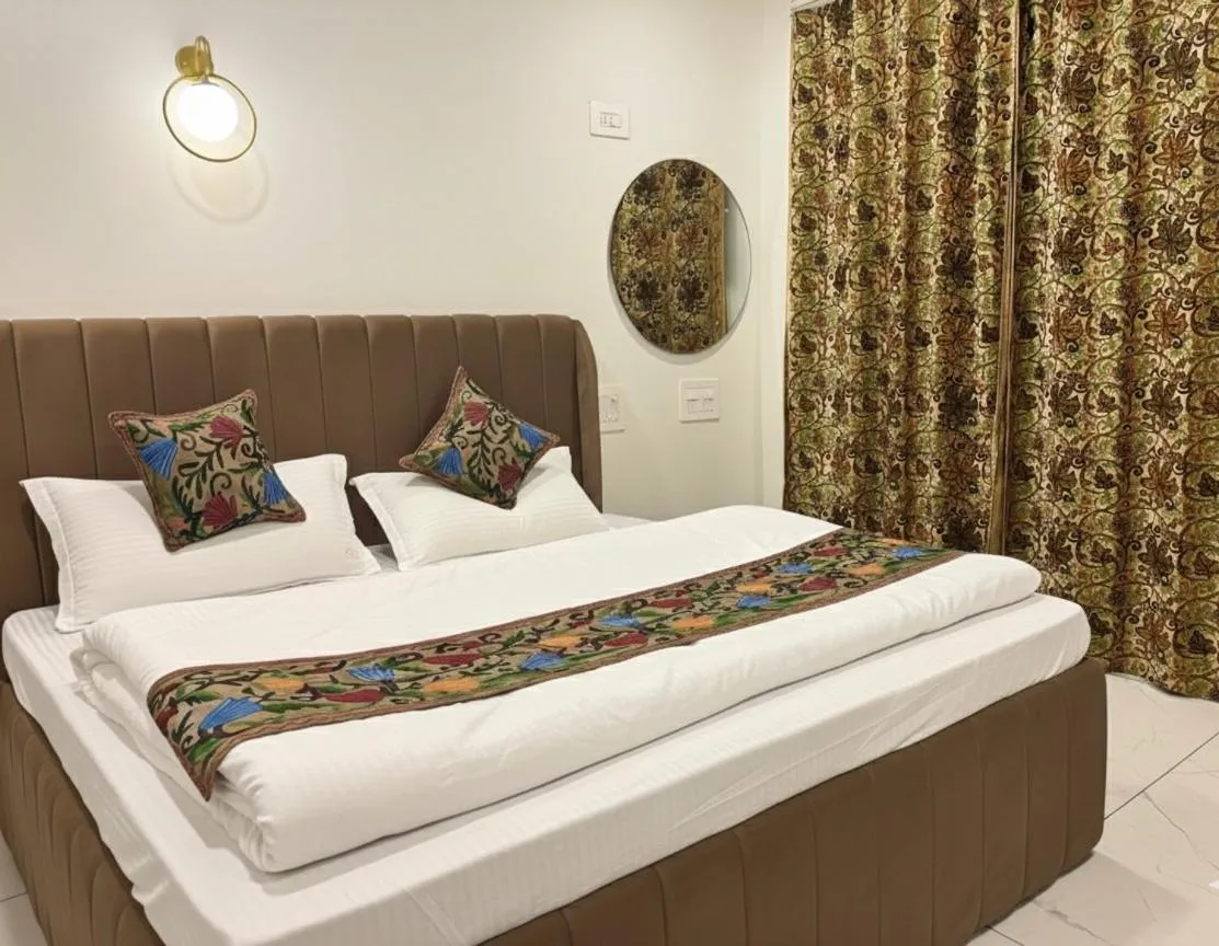 Bed in Hotel Crescent