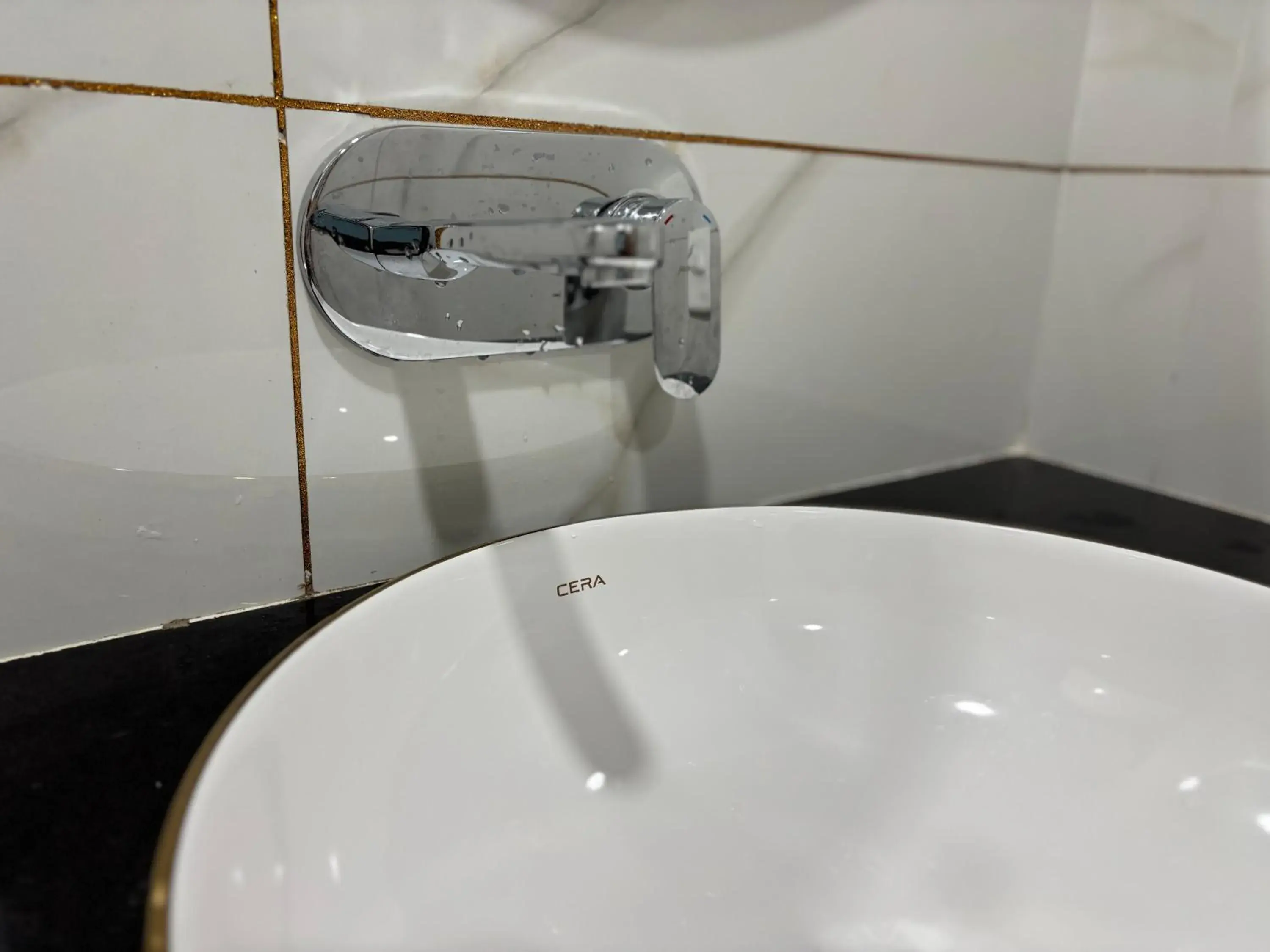 Bathroom in Hotel Crescent Bathroom in Hotel Crescent