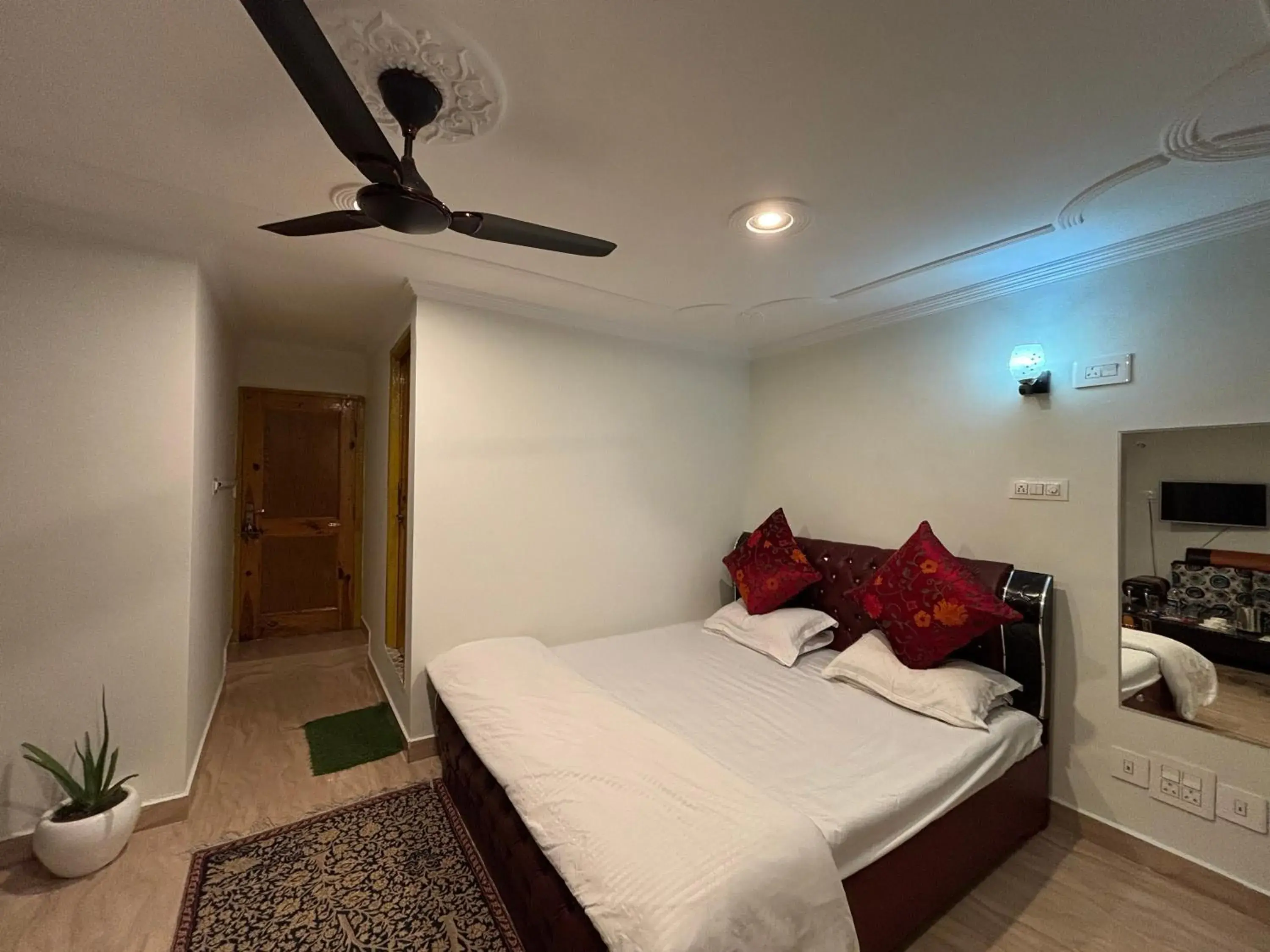 Bed in Hotel Crescent Bed in Hotel Crescent