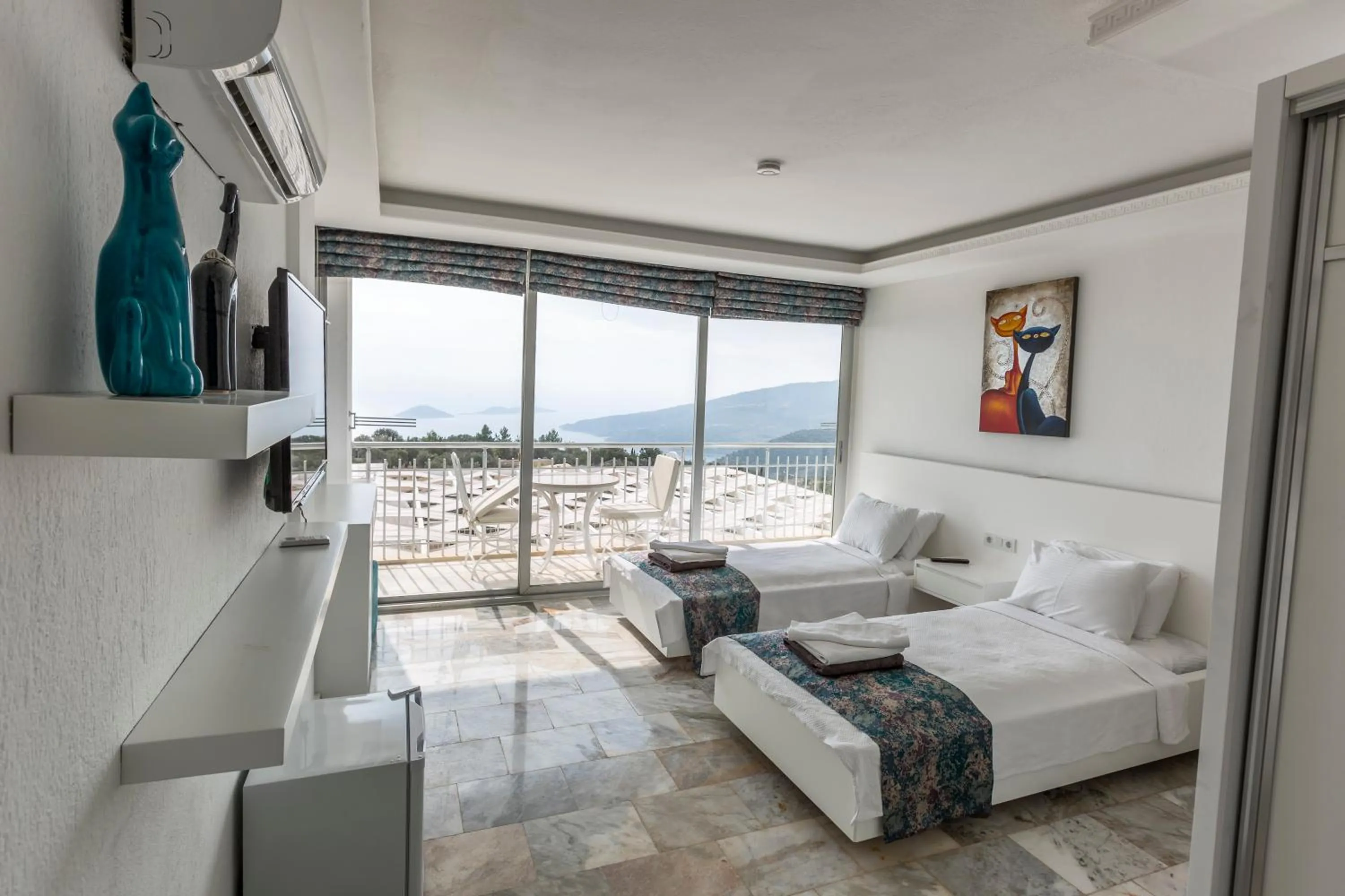 Photo of the whole room, Bed in Infinity Villa Kalkan