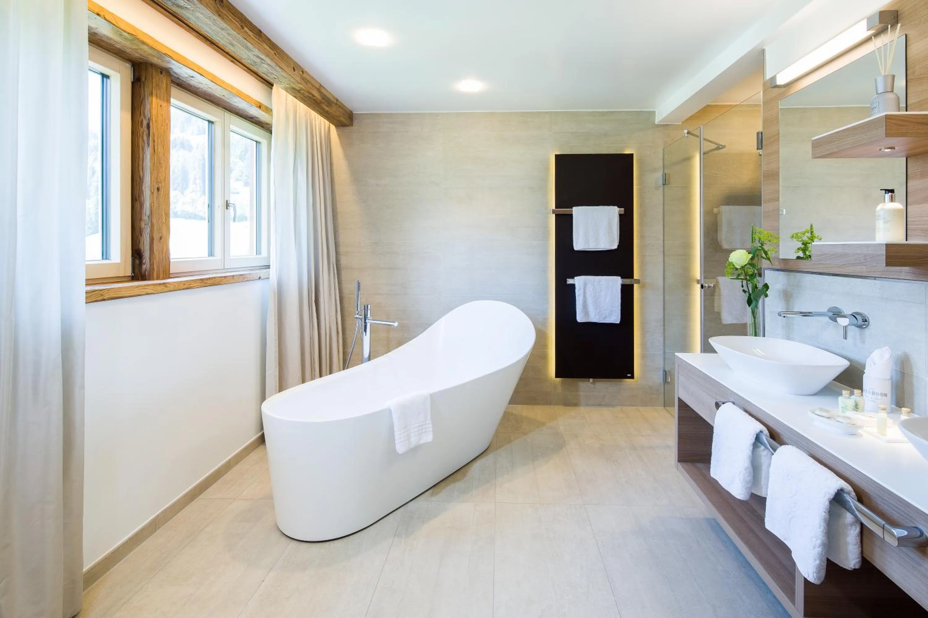 Bathroom in Haller's Geniesserhotel