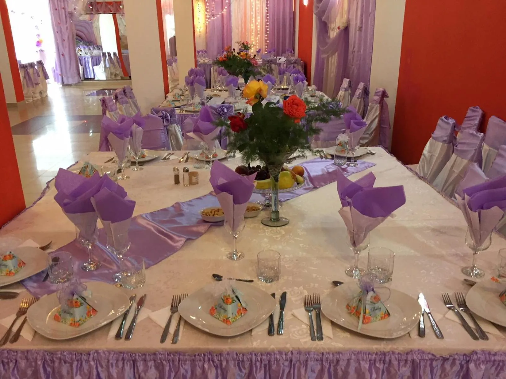 Restaurant/places to eat in Hotel Continental