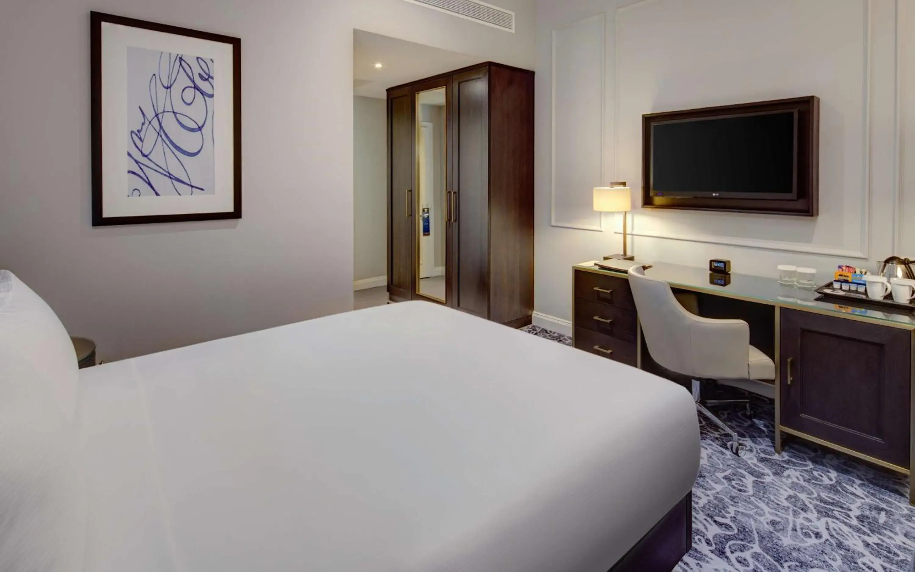 Deluxe Double Room in Hilton London Euston Deluxe Double Room in Hilton London Euston