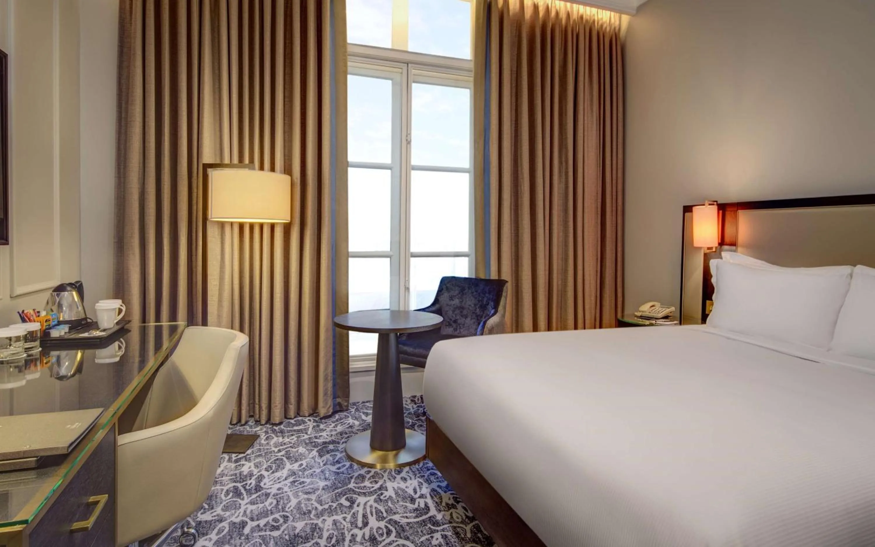 Bed in Hilton London Euston