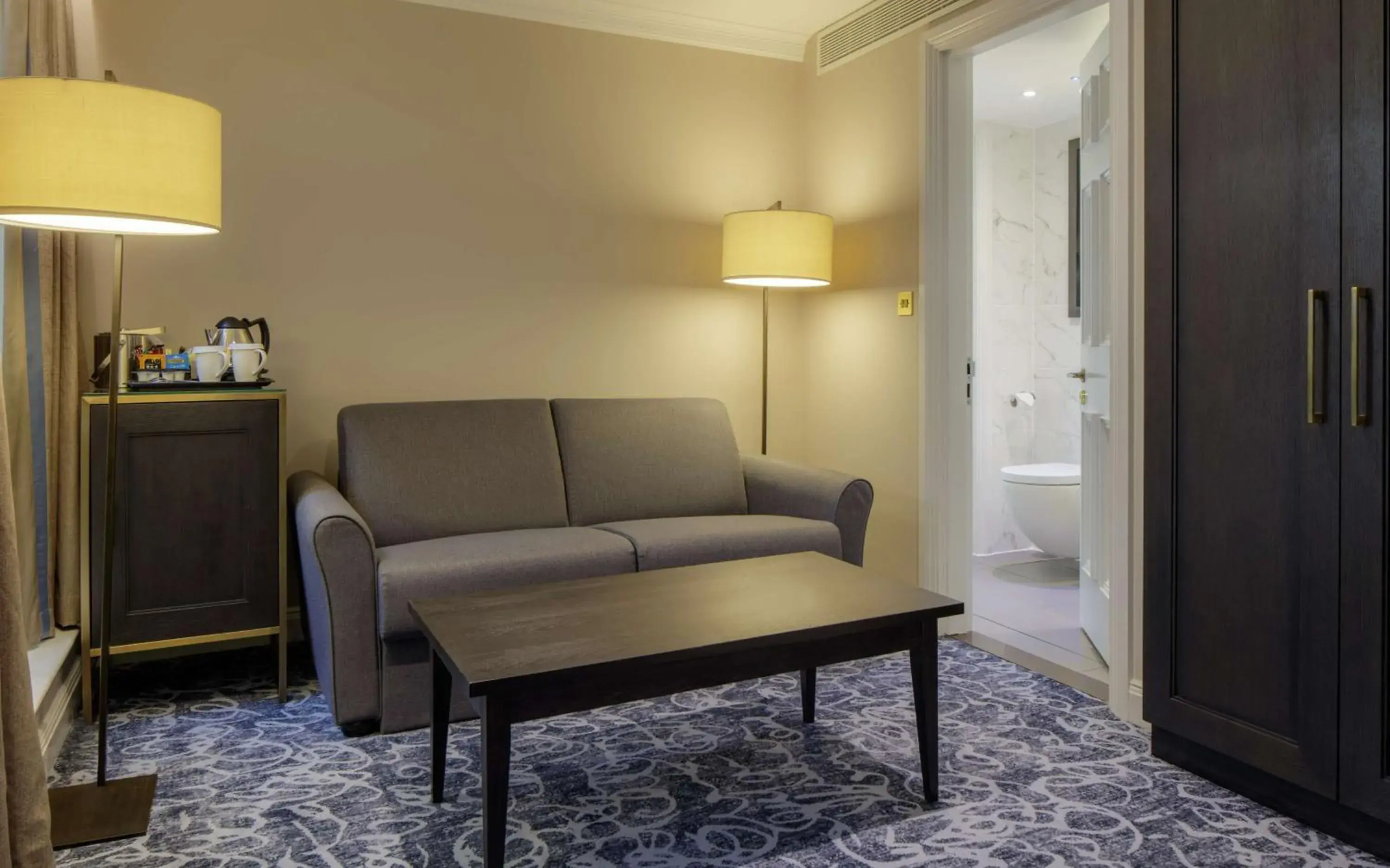 Living room in Hilton London Euston Living room in Hilton London Euston