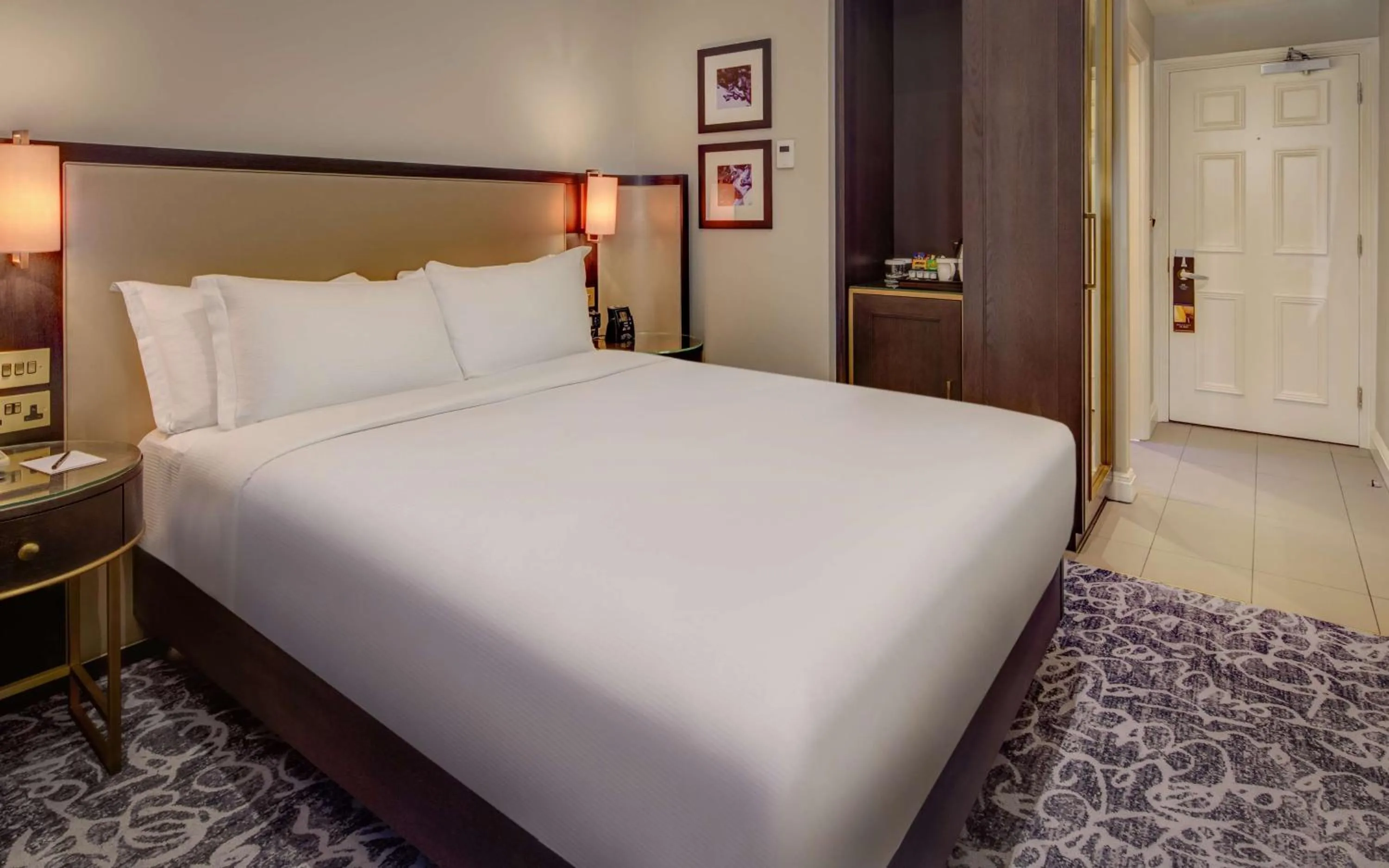 Bed in Hilton London Euston