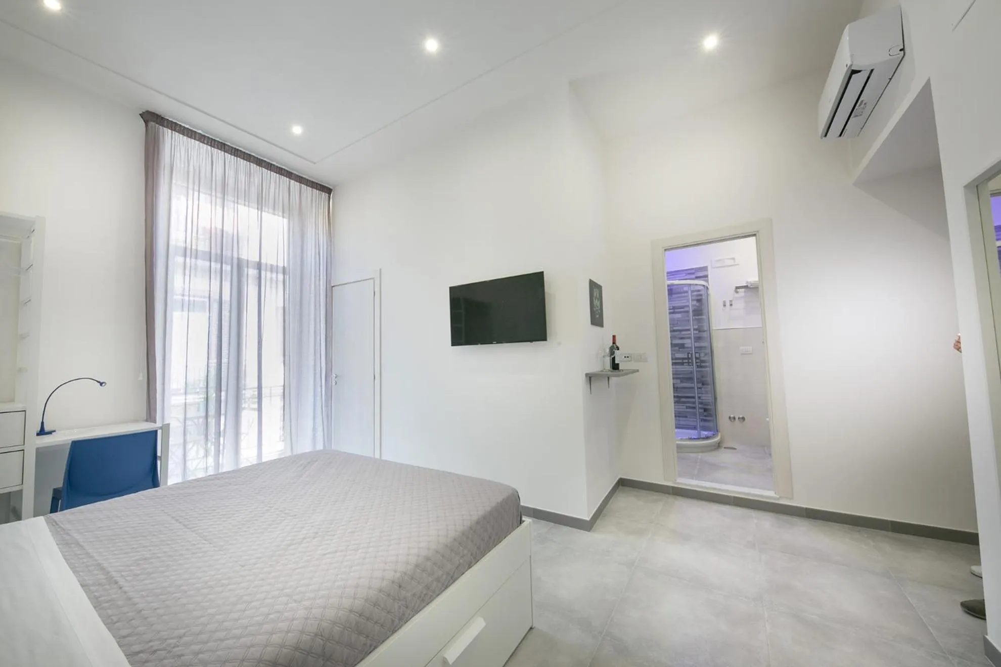 Bed in President Suites