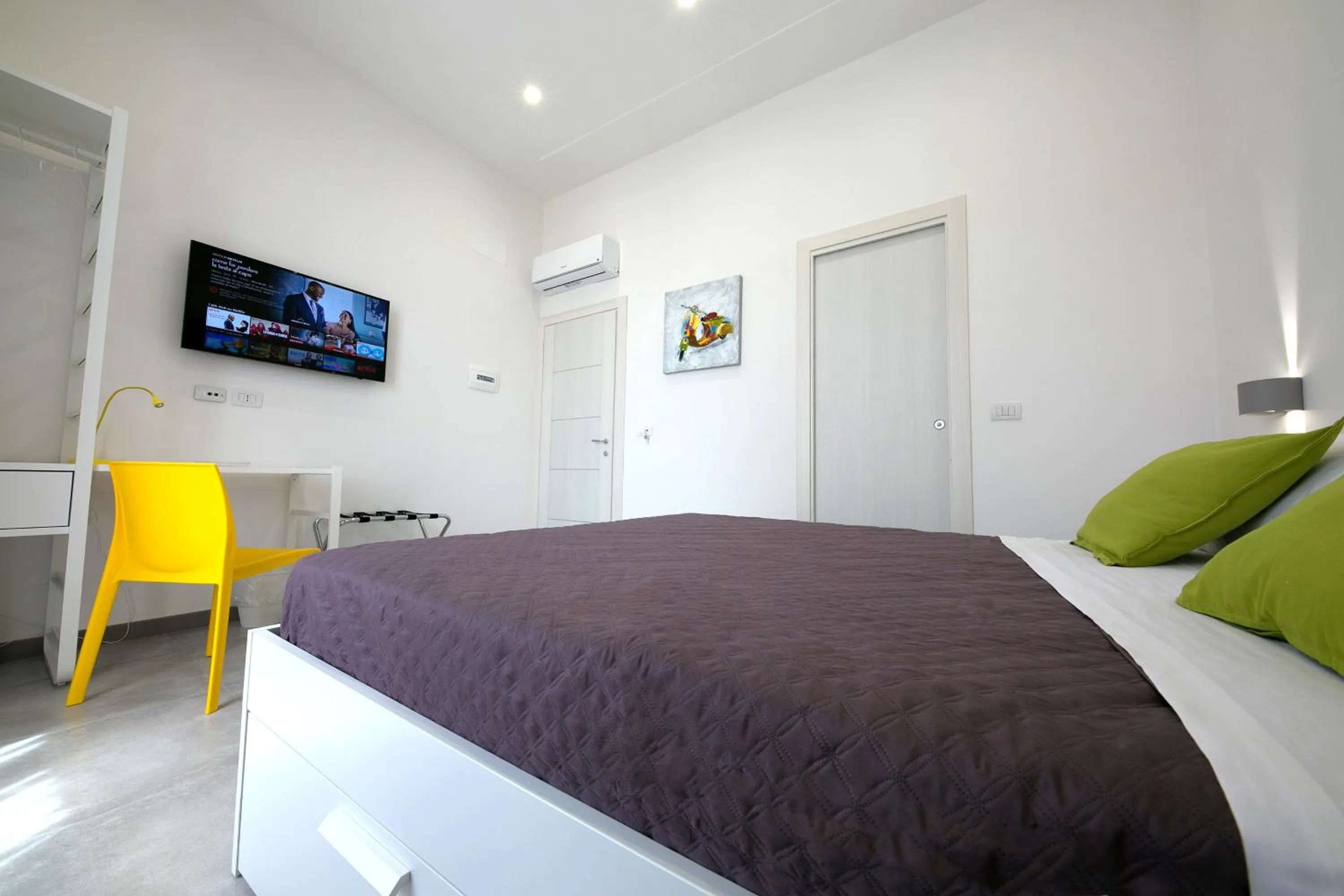 Bed in President Suites