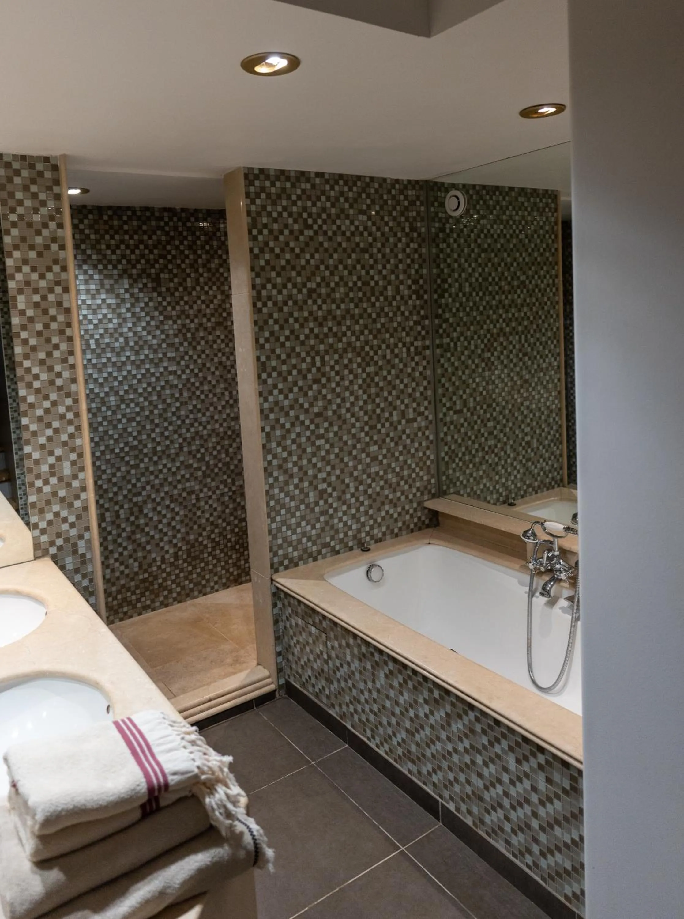 Bathroom in L'abbaye Saint Michel