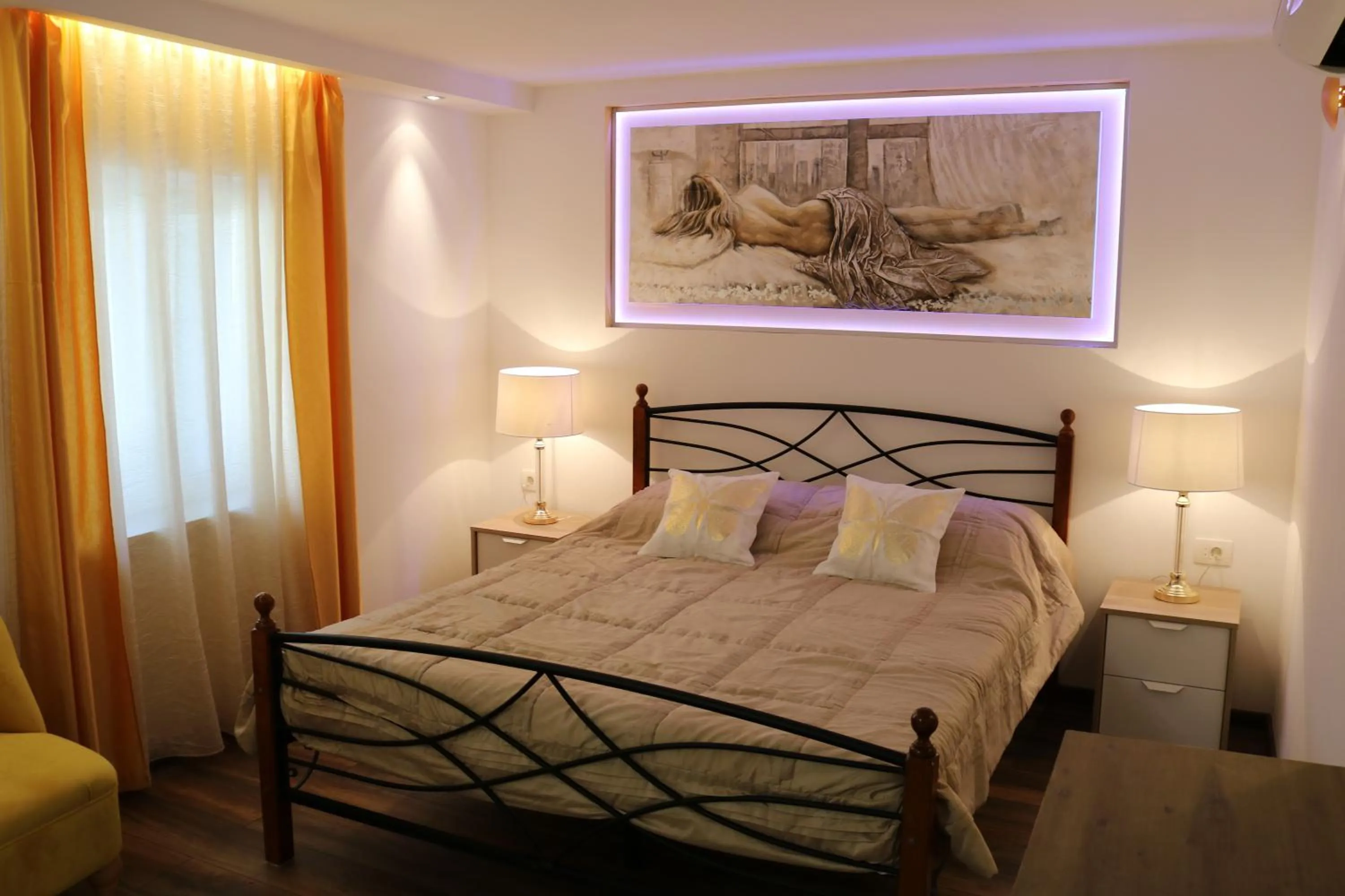 Bedroom, Bed in House Sandra