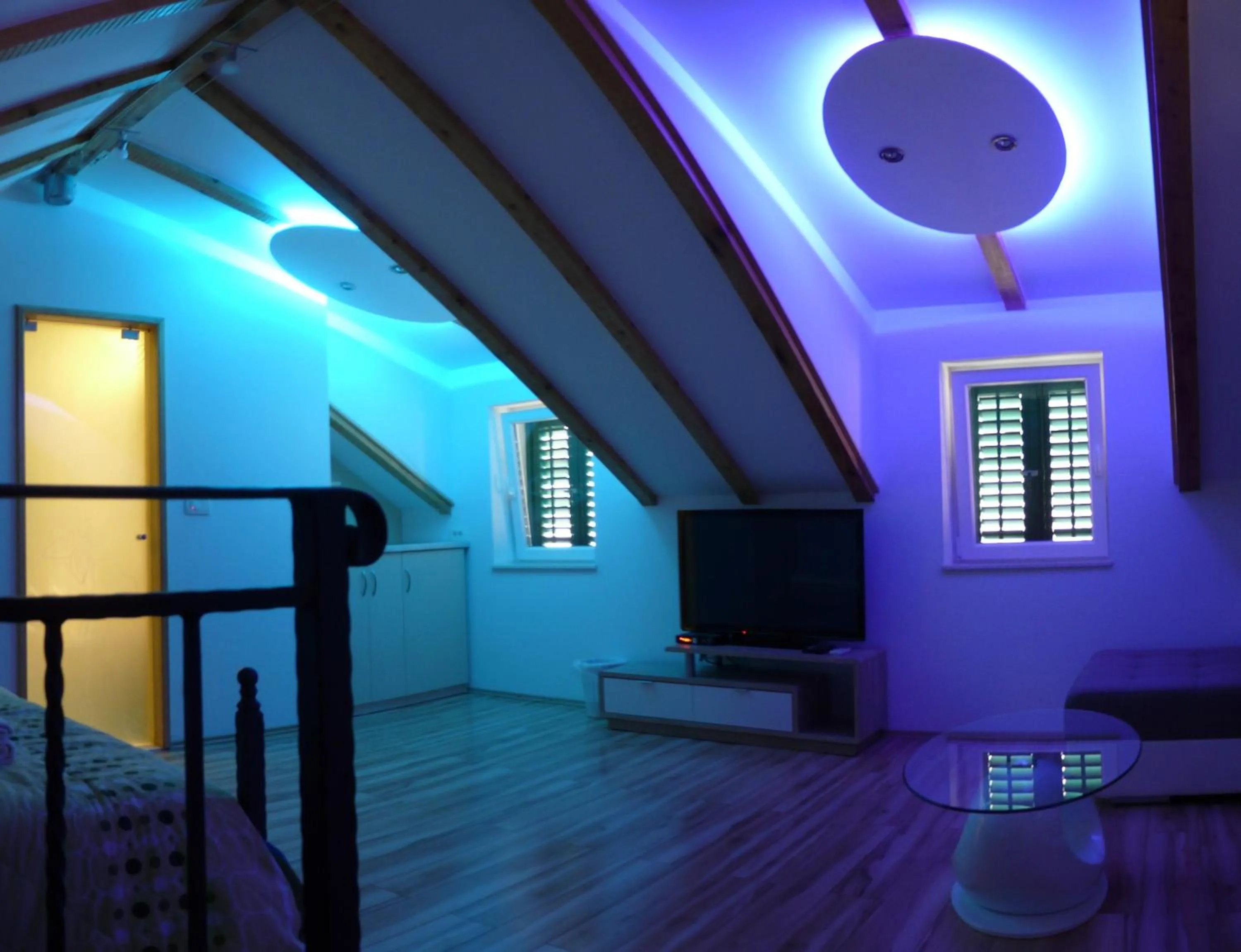 TV and multimedia in House Sandra