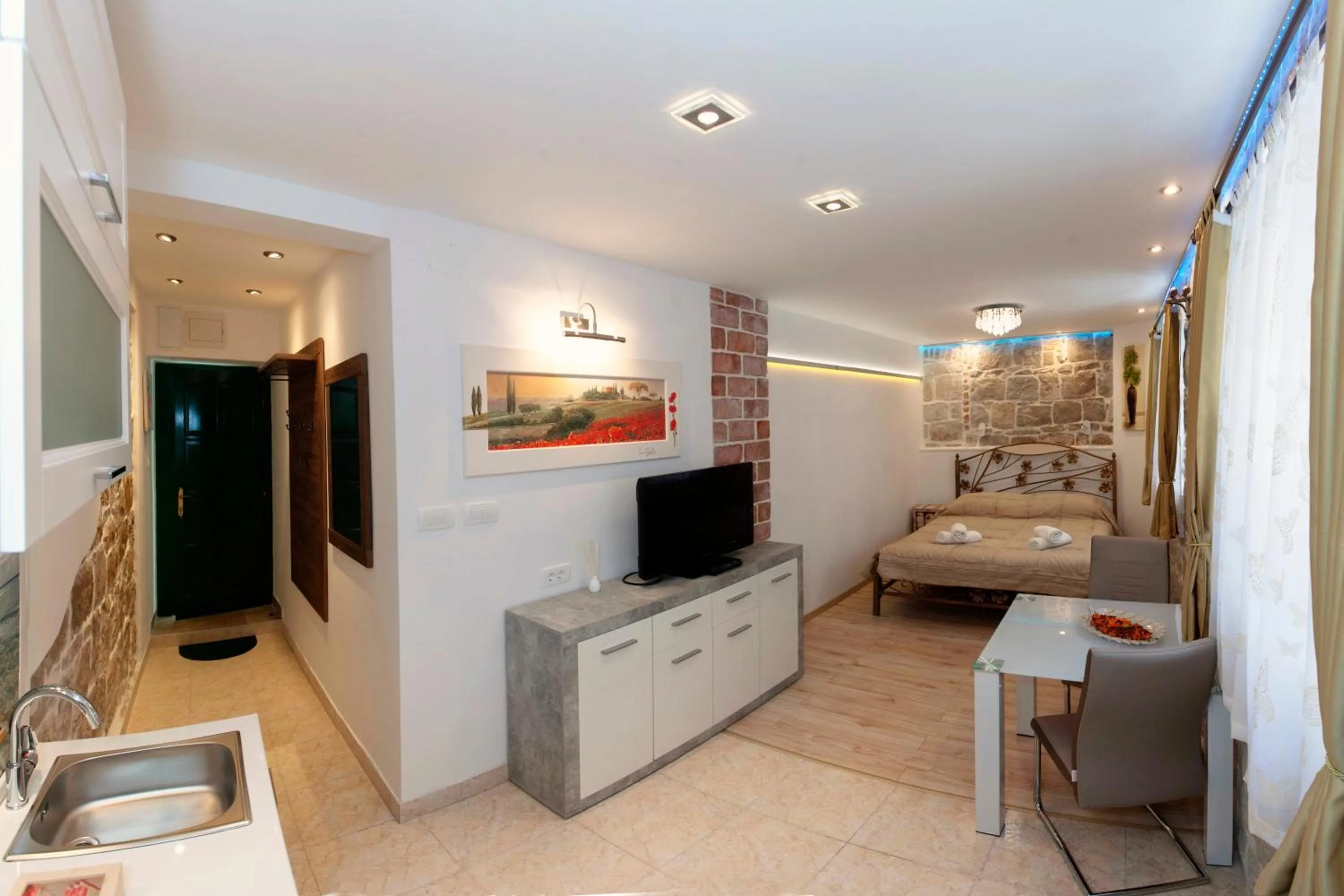 TV and multimedia in House Sandra